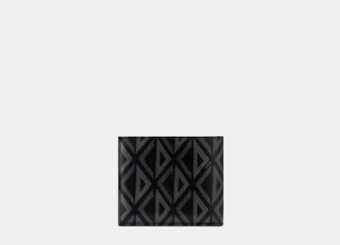 o1w1db10325 2ESBH0 Size: OS / Bifold Wallet in Black