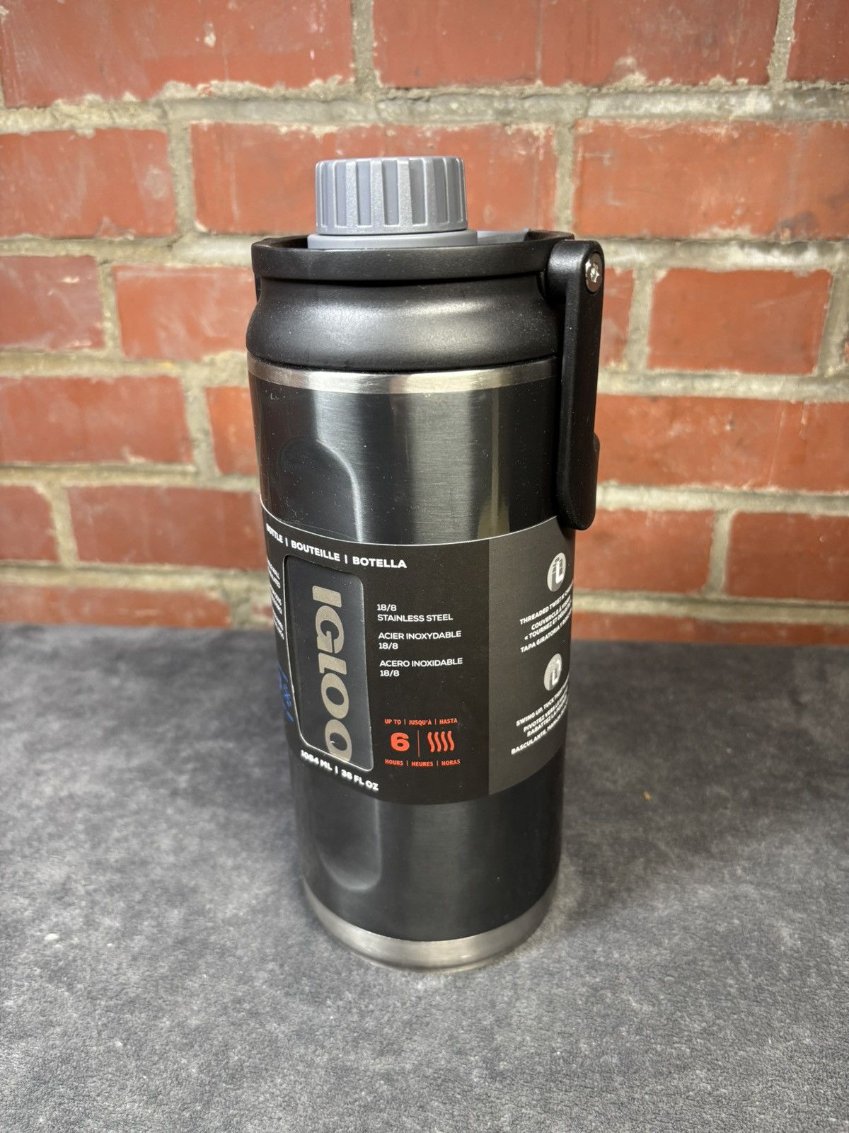 Other Igloo 36 oz Insulated Water Bottle Black Carbonite NWT New Size ONE SIZE - 1 Thumbnail