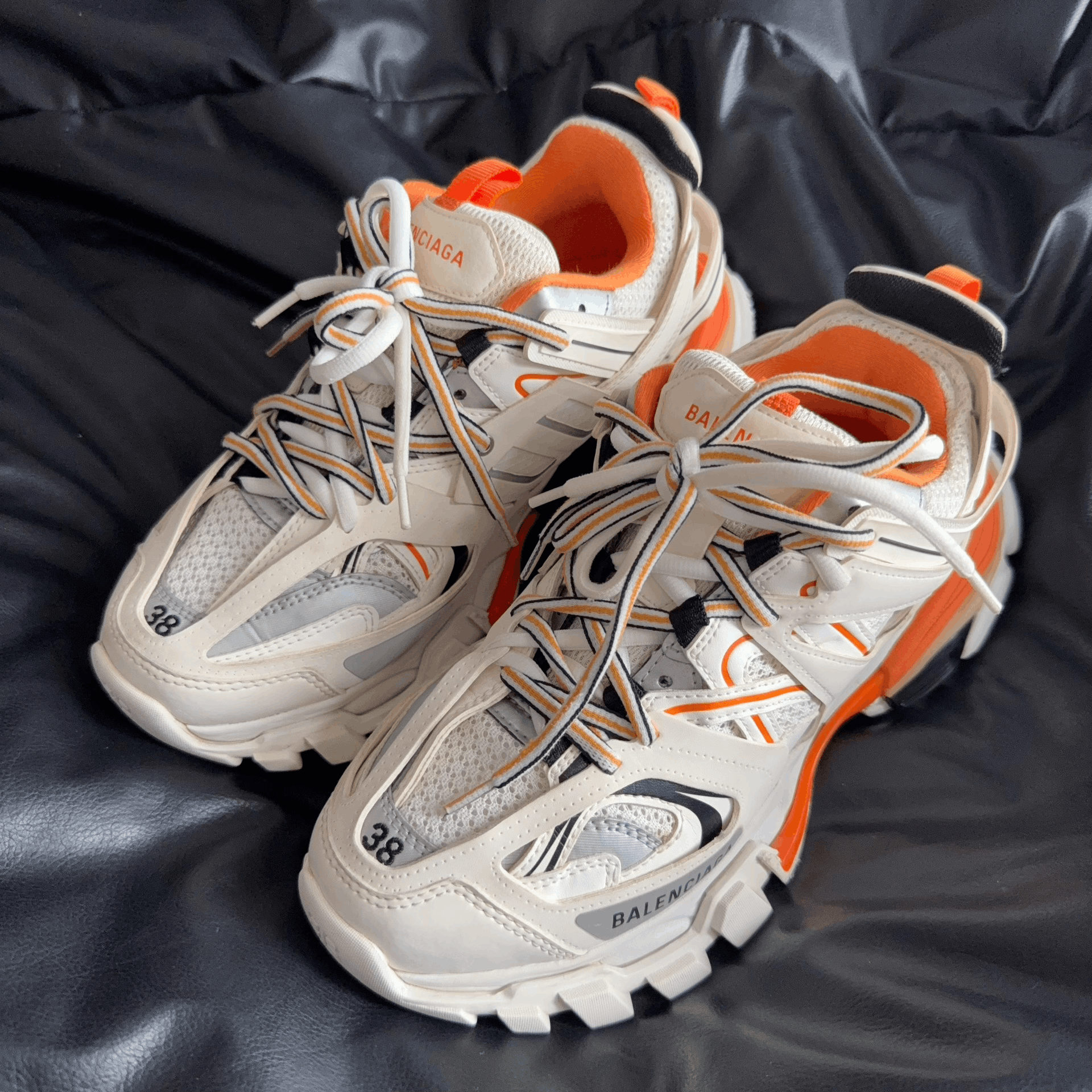 Balenciaga Balenciaga White Lowtop Sneakers 38 Women Size US 7.5 / IT 37.5 - 1 Thumbnail