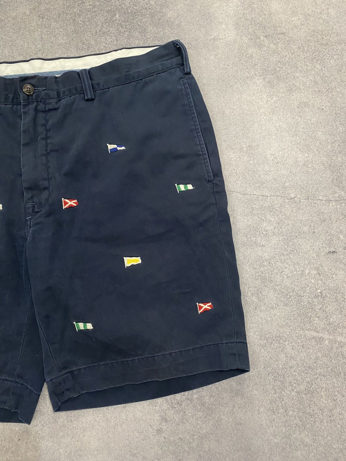 Polo Ralph Lauren Polo Ralph Lauren Bedford Chino Shorts Embroidered Flags Size US 36 / EU 52 - 4 Thumbnail