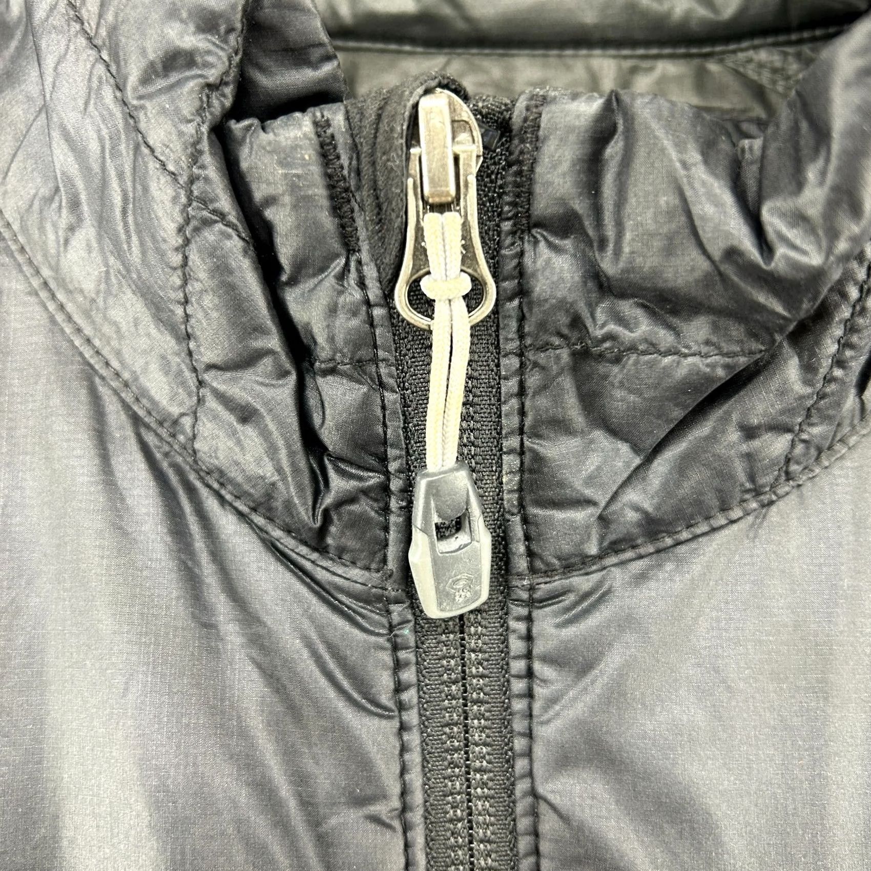 Mountain Hardwear VINTAGE Mountain Hardwear Jacket Womens M Black Puffer Full Zip Quilted Windbreaker Size M / US 6-8 / IT 42-44 - 4 Thumbnail