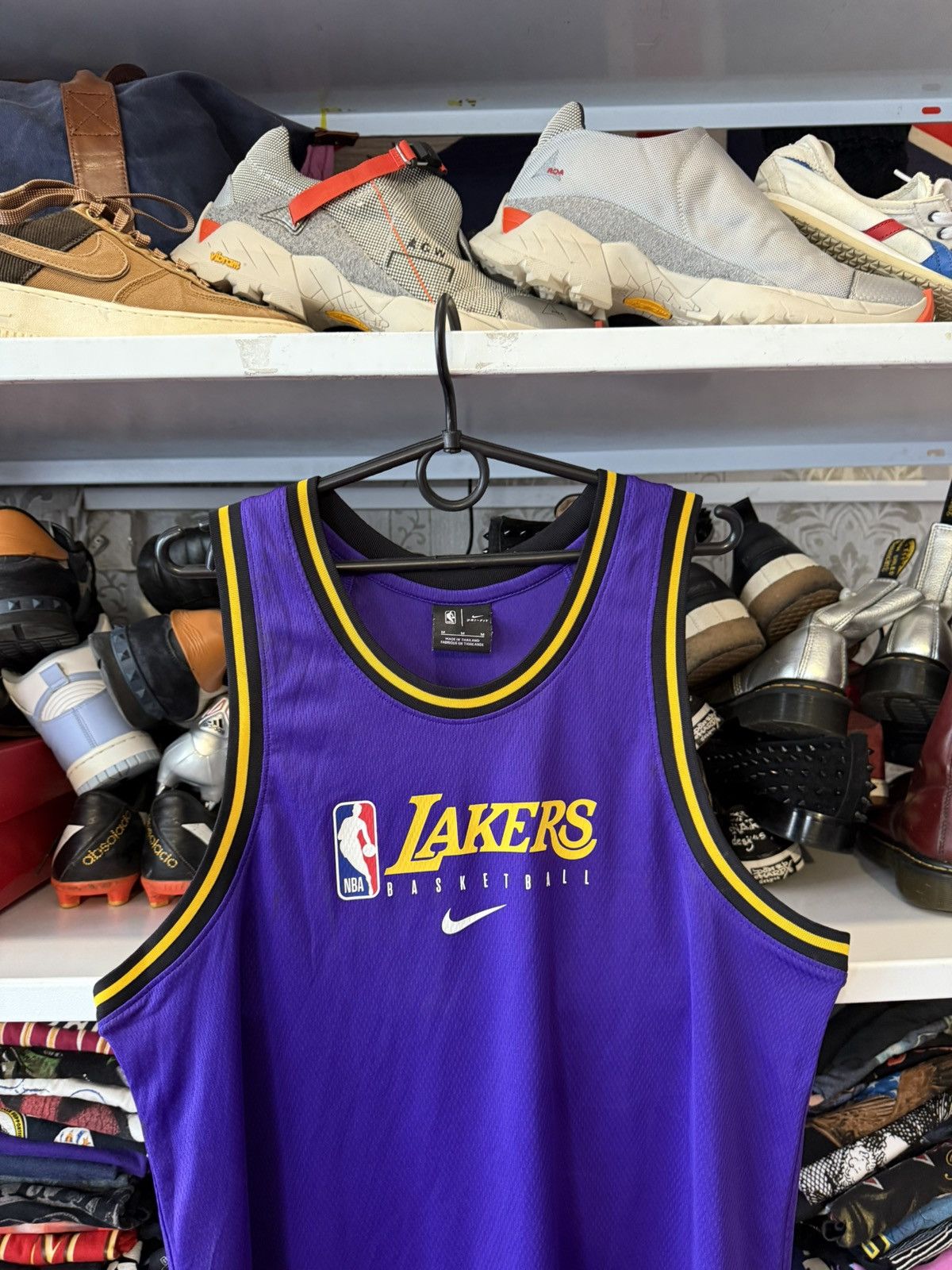 NBA Nike NBA Basketball Los Angeles Lakers Shirt Jersey Size: M Size US M / EU 48-50 / 2 - 2 Thumbnail