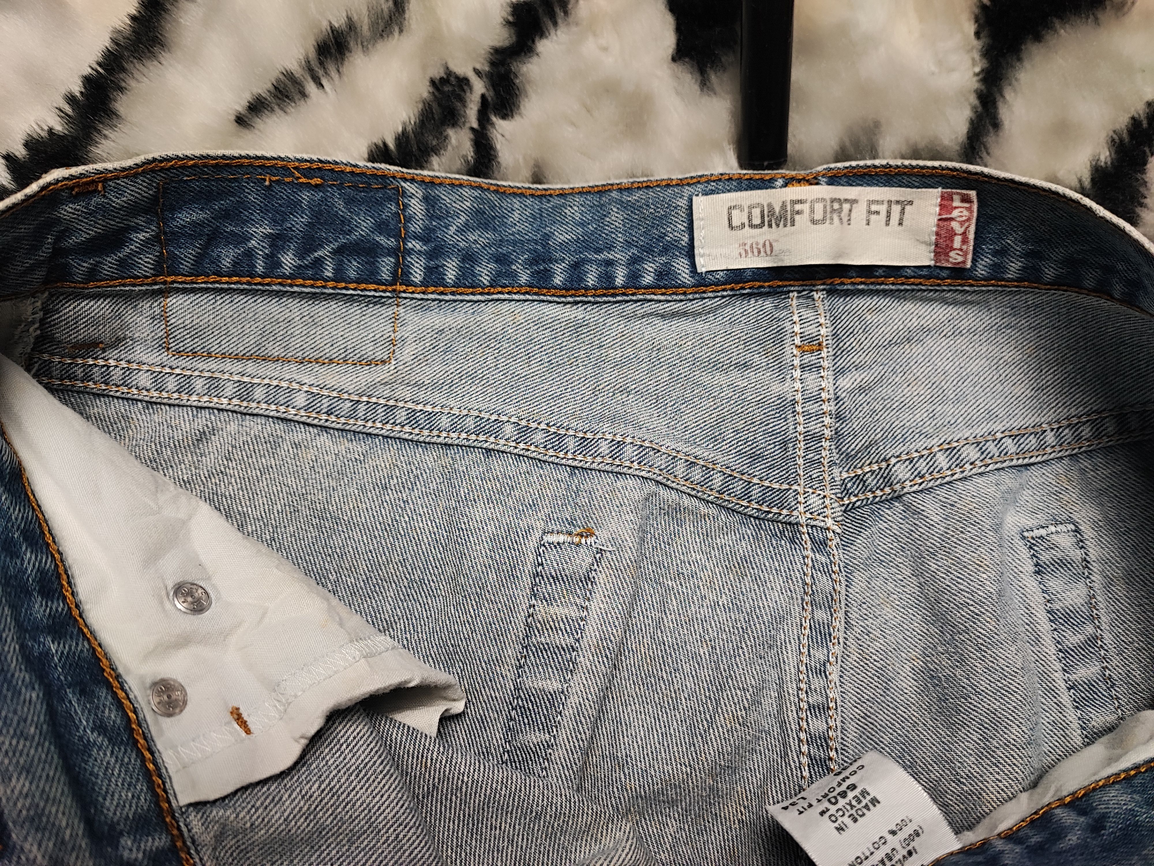Levi's Vintage Levi's 560 Baggy Light Wash Thrashed Distressed ERD Size US 36 / EU 52 - 11 Thumbnail