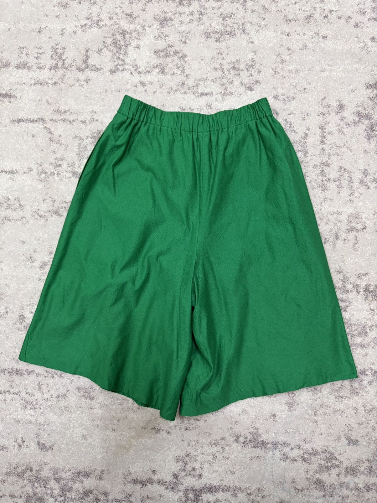 Yves Saint Laurent Vintage Yves Saint Laurent Wide Leg Short Pants Size 24" / US 00 / IT 34 - 5 Thumbnail
