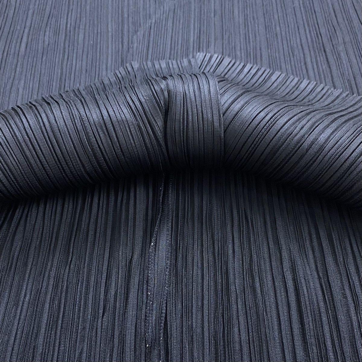 Pleats Please Issey Miyake Vintage Pleats Please Issey Miyake Stretch Black Vest Size US S / EU 44-46 / 1 - 10 Thumbnail