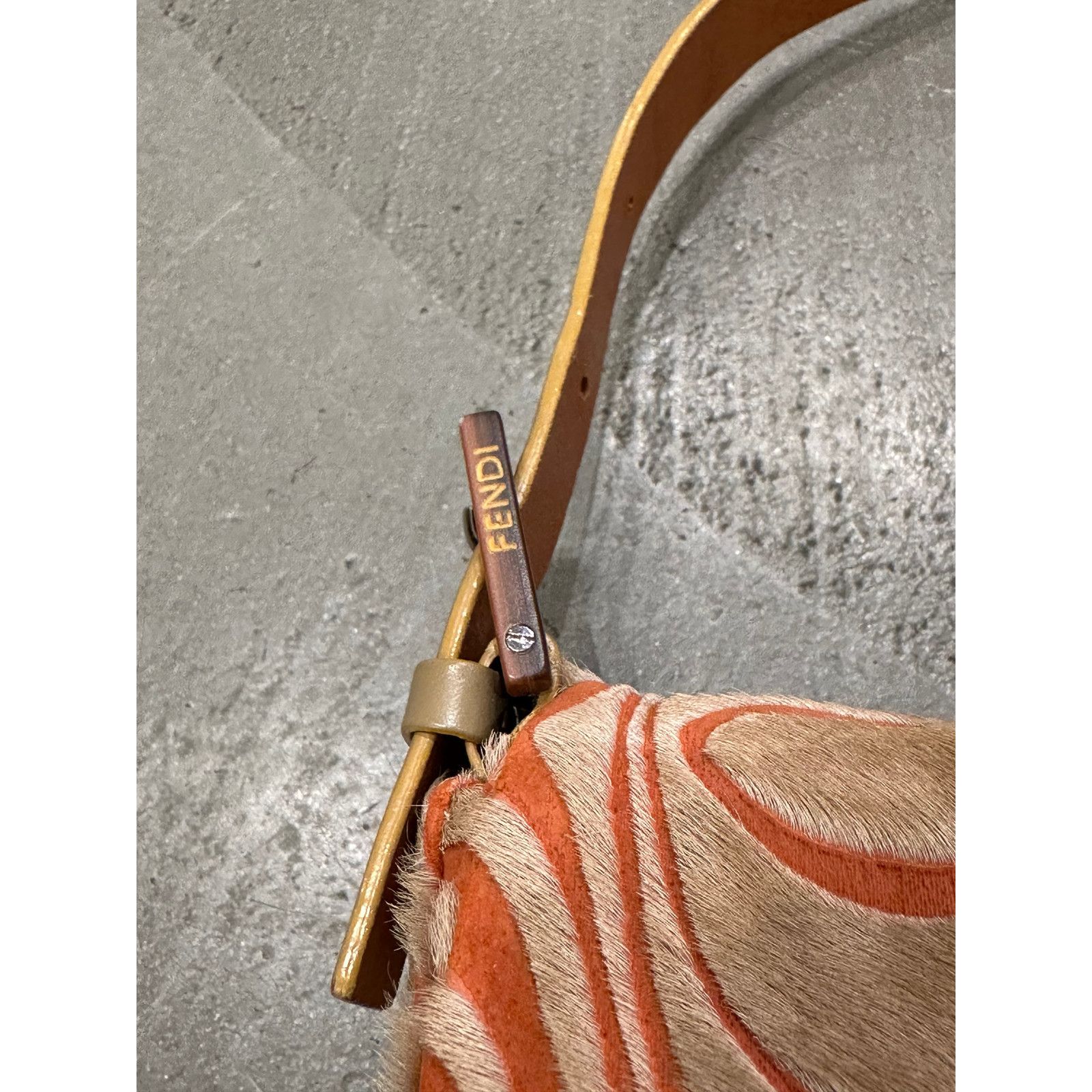 Fendi S/S2001 Fendi asymmetrical pony hair Baguette bag Size ONE SIZE - 8 Thumbnail