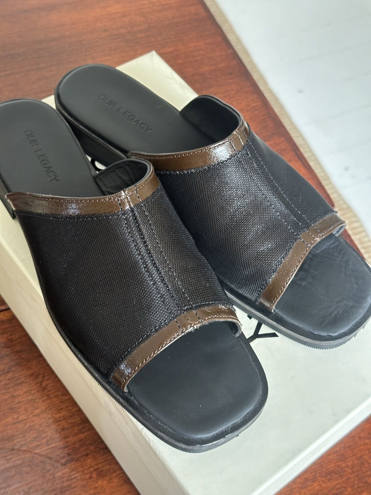 【OUR LEGACY】SLIDE OLIVE LEATHER TECH : A2227ST 9421_24b5d979bf-a2227st_0191.jpg