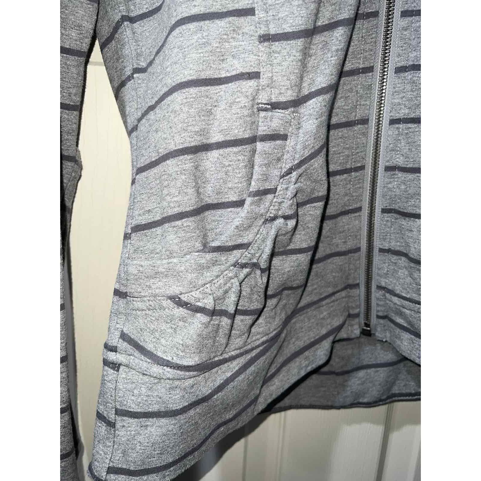 Lululemon Lululemon Movement Jacket Cayman Stripe Grey Size M A002024 Size M / US 6-8 / IT 42-44 - 11 Thumbnail