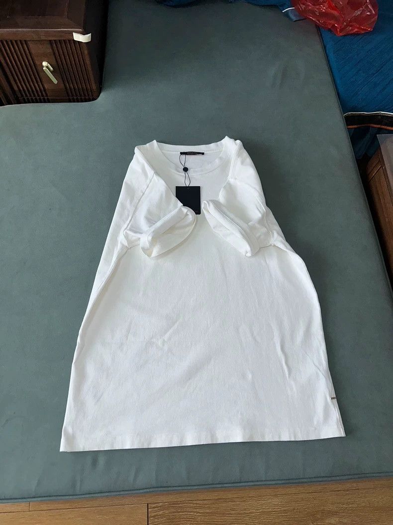 Louis Vuitton Louis Vuitton Back slogan instructions plain white short sl Size US L / EU 52-54 / 3 - 6 Thumbnail