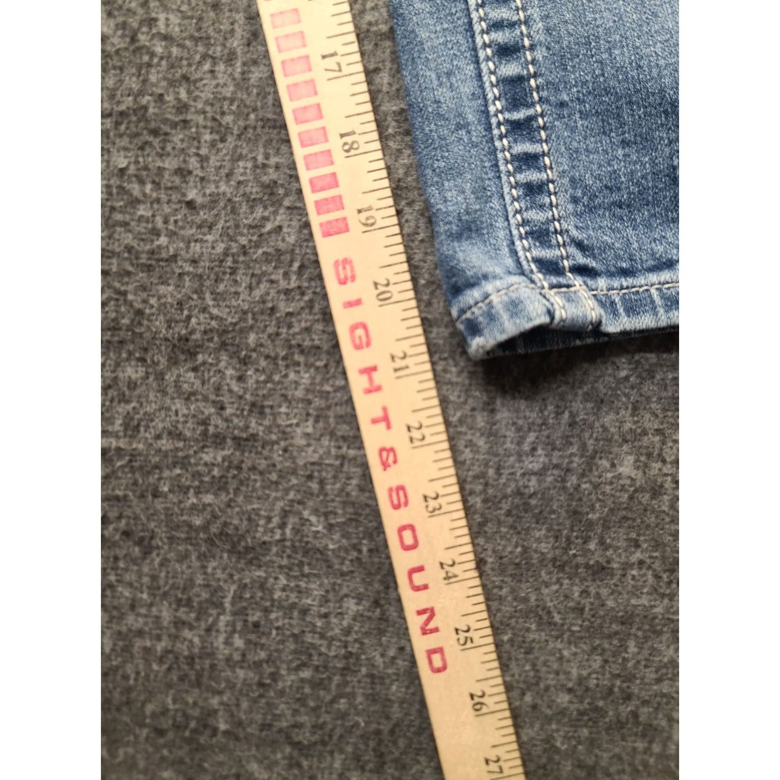Miss Me Miss Me Capri Jeans Womens 26x21 Regular Fit Cuffed Embroidered Rhinestone Blue Denim 5-Pocket Rise Mid Y2K Cowboycore Girls Womens Size 26" / US 2 / IT 38 - 6 Thumbnail