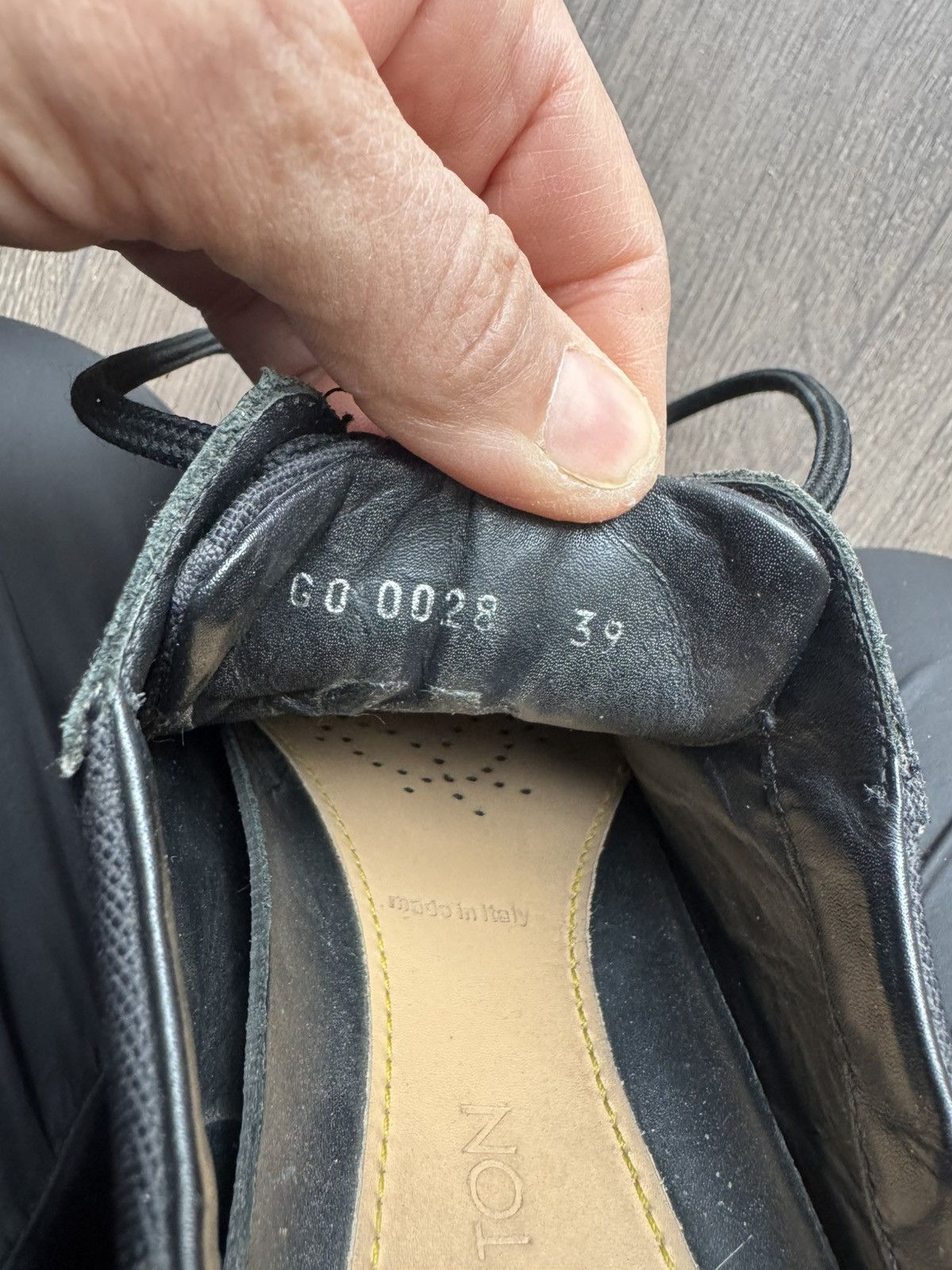 Louis Vuitton Louis Vuitton Black Leather Low Top Sneakers Size US 9 / IT 39 - 8 Thumbnail