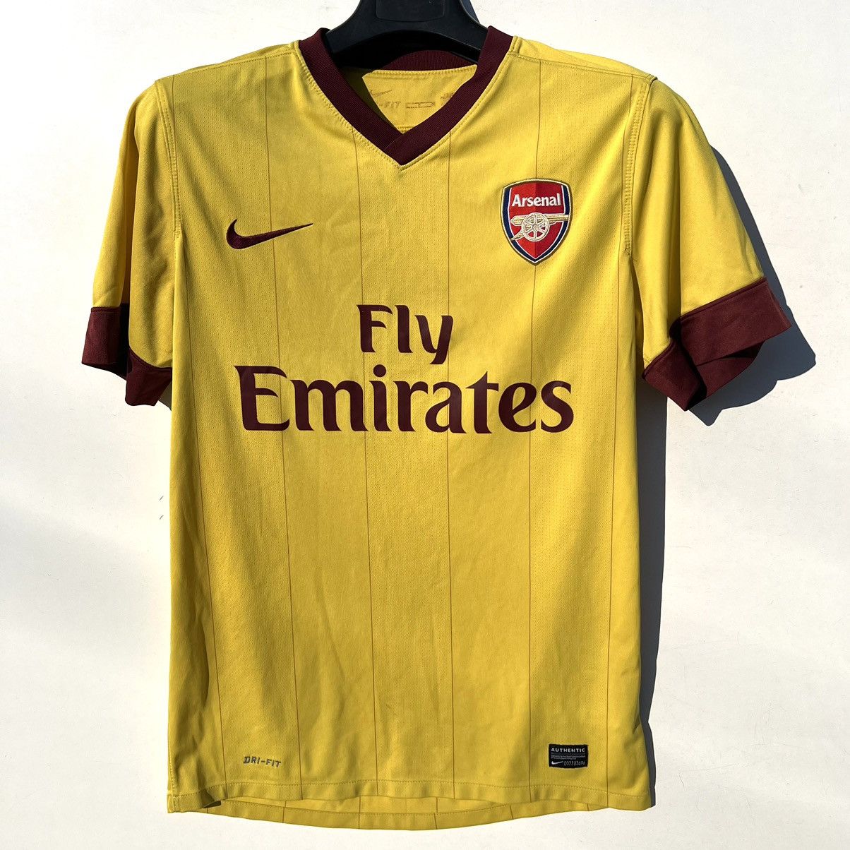 Nike × Vintage Vintage Nike Arsenal London Jersey 2010-2012 yellow Size US S / EU 44-46 / 1 - 1 Thumbnail