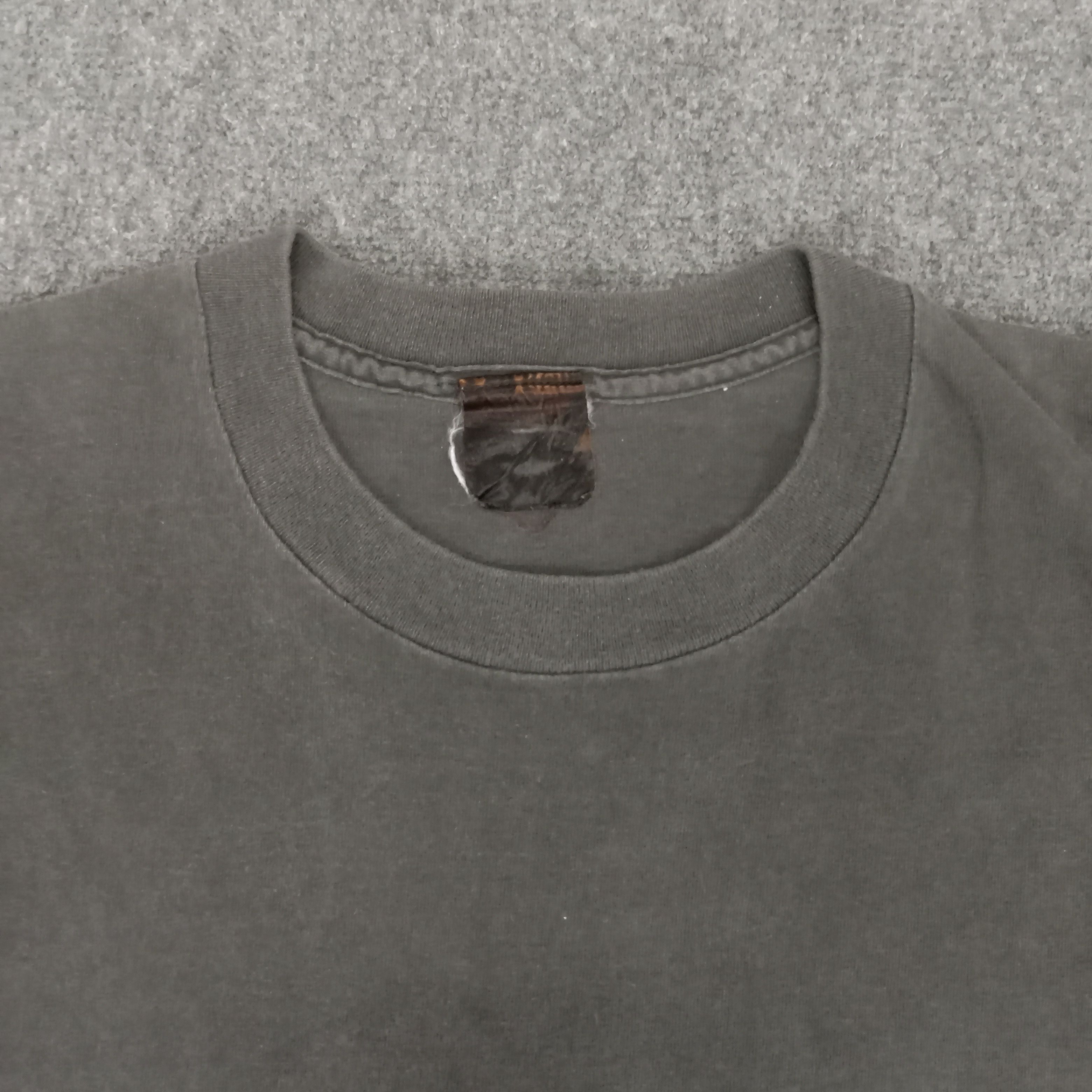 Vintage Bronze Age Surfing Style Skull Art Tshirt Size US M / EU 48-50 / 2 - 5 Thumbnail