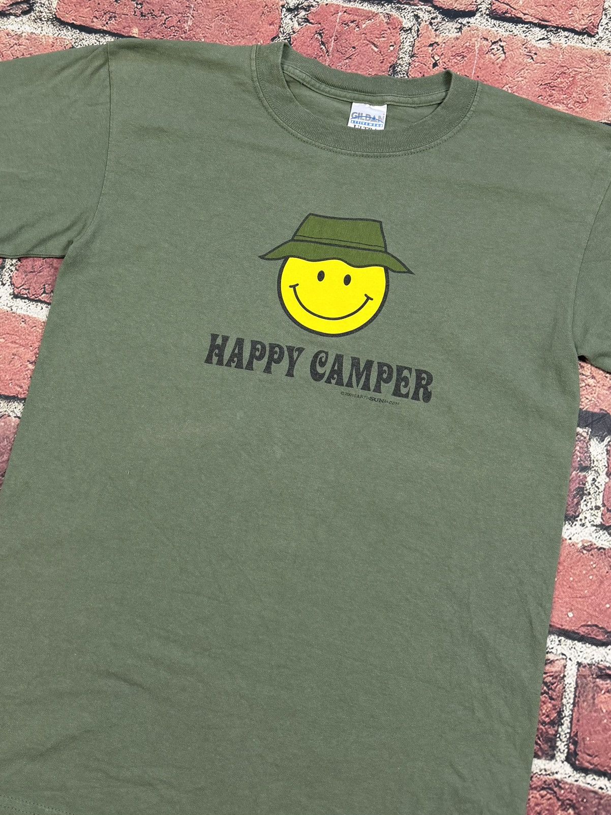 Gildan Vintage 2001 Happy Camper Olive Green T Shirt Smiley Face Size US S / EU 44-46 / 1 - 7 Thumbnail