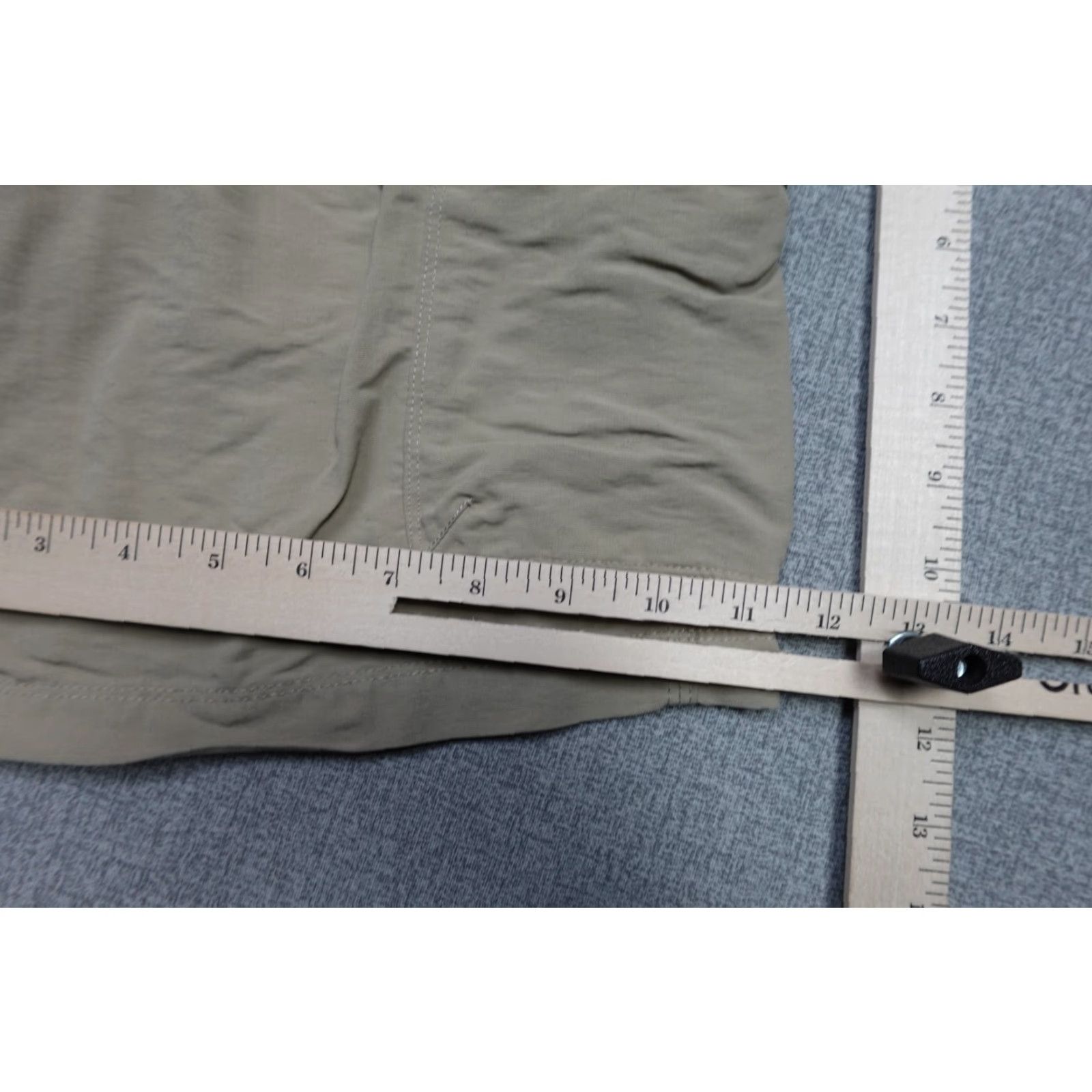 The North Face The North Face Men's Short 30 Beige Nylon Hiking Lightweight Cargo Pocket Outdoor style Athletic Modern Beige Size US 30 / EU 46 - 4 Thumbnail