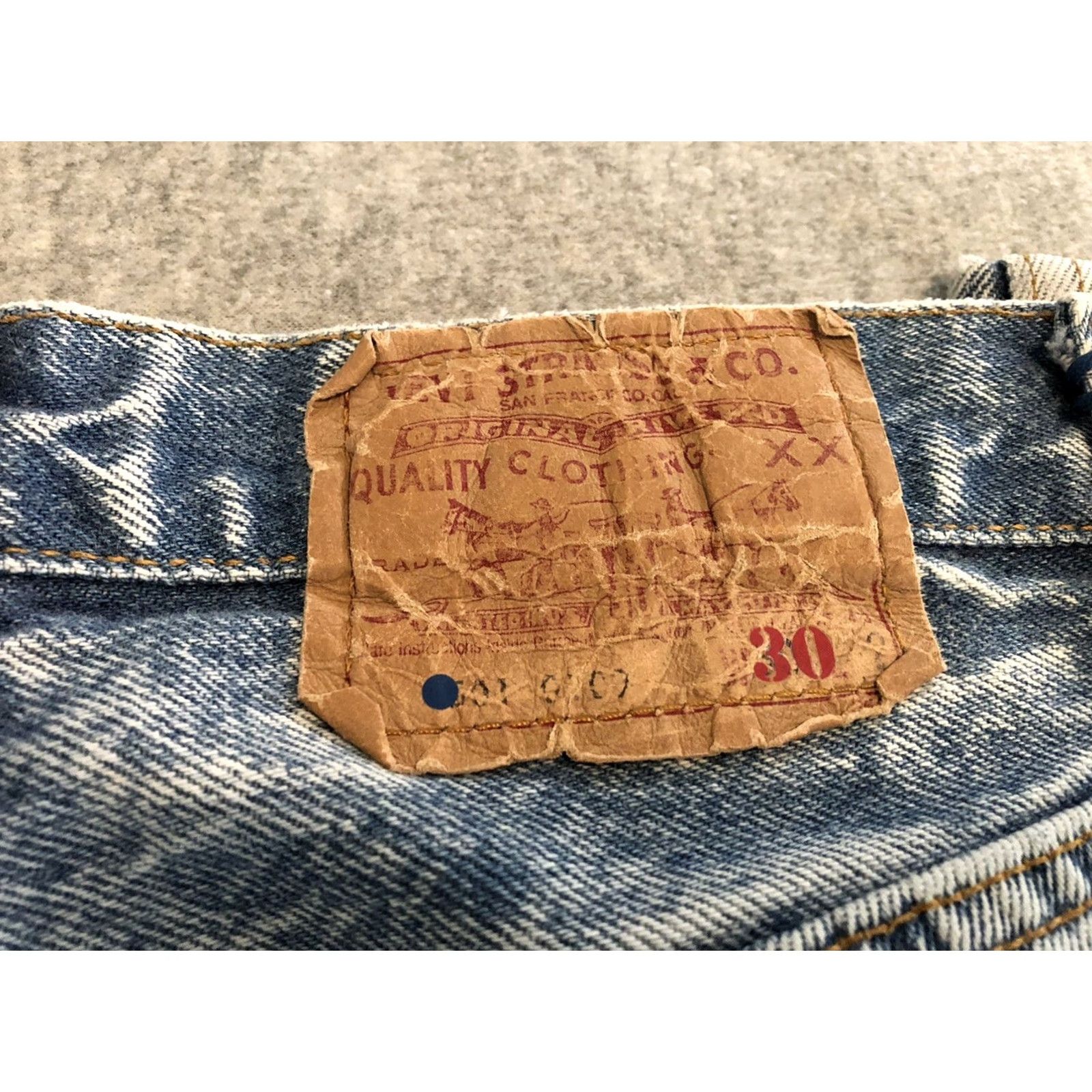 Levi's VINTAGE Levi's 501XX Authorized Jeans Made in USA LVC Mens 28x31 NWT Blue Denim Cotton Straight 501 XX USA Mens Size US 28 / EU 44 - 5 Thumbnail