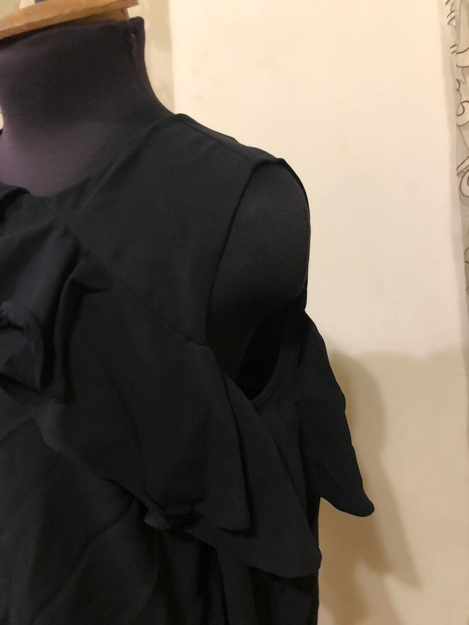 Polo Ralph Lauren RALPH LAUREN Black Georgette Crepe Cold-Shoulder Ruffled Top Size L / US 10 / IT 46 - 4 Thumbnail