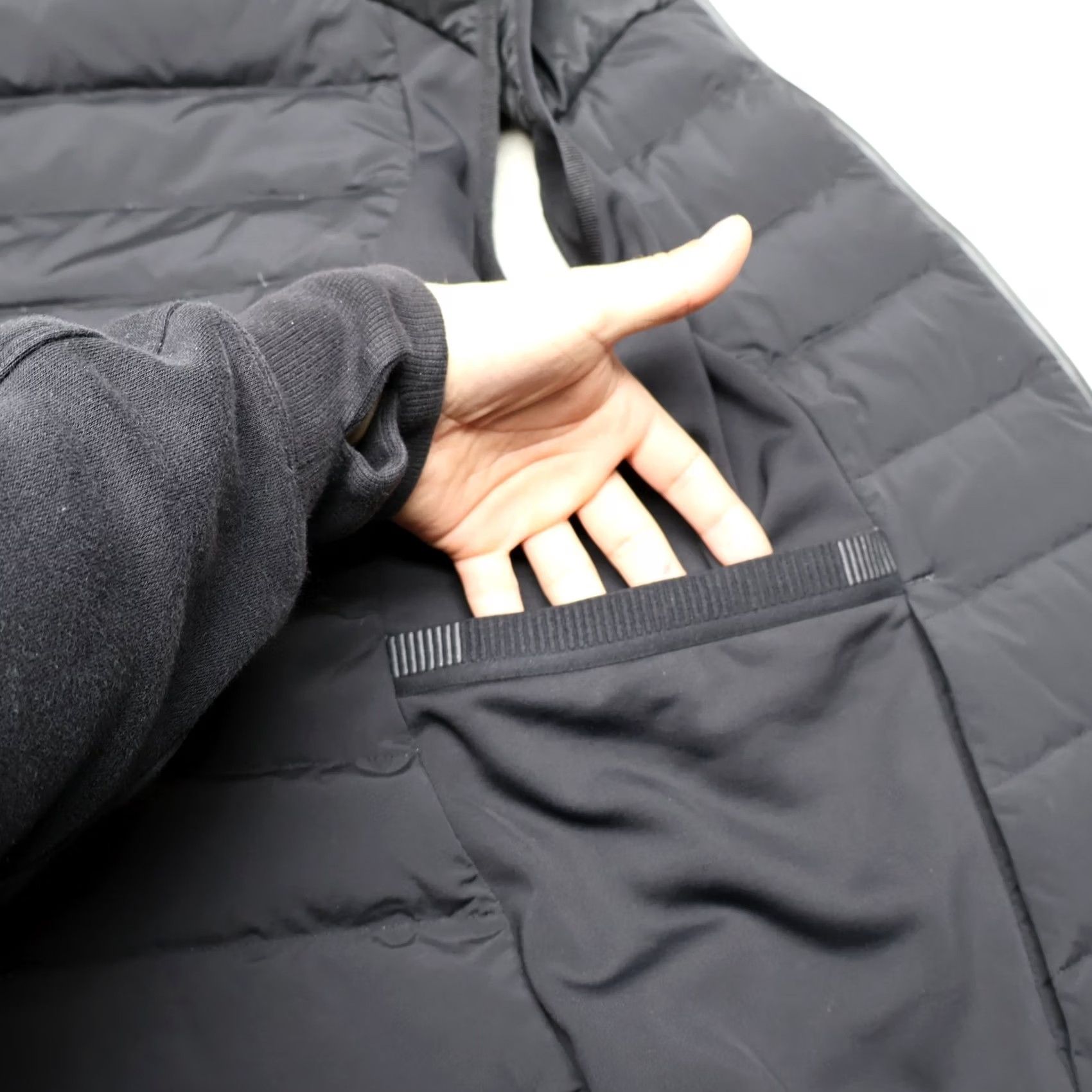 Lululemon Lululemon Down It All Vest Women 6 Black Full Zip Insulated Quilted Puffer LOGO Vest Woman 6 Black Full Zip Quilted Puffer LOGO Size M / US 6-8 / IT 42-44 - 6 Thumbnail