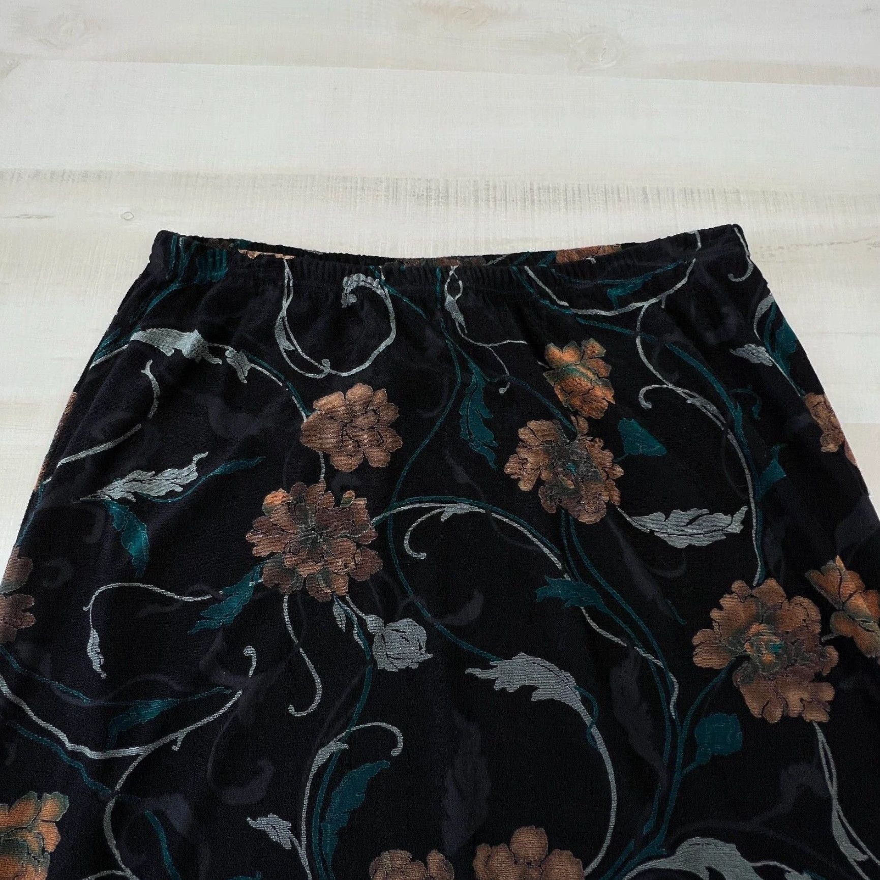 Vintage Francesca Rose Women Skirt XL Black Floral Knit Pencil Straight Elastic Waist Nw Size 40" / US 18 - 2 Thumbnail