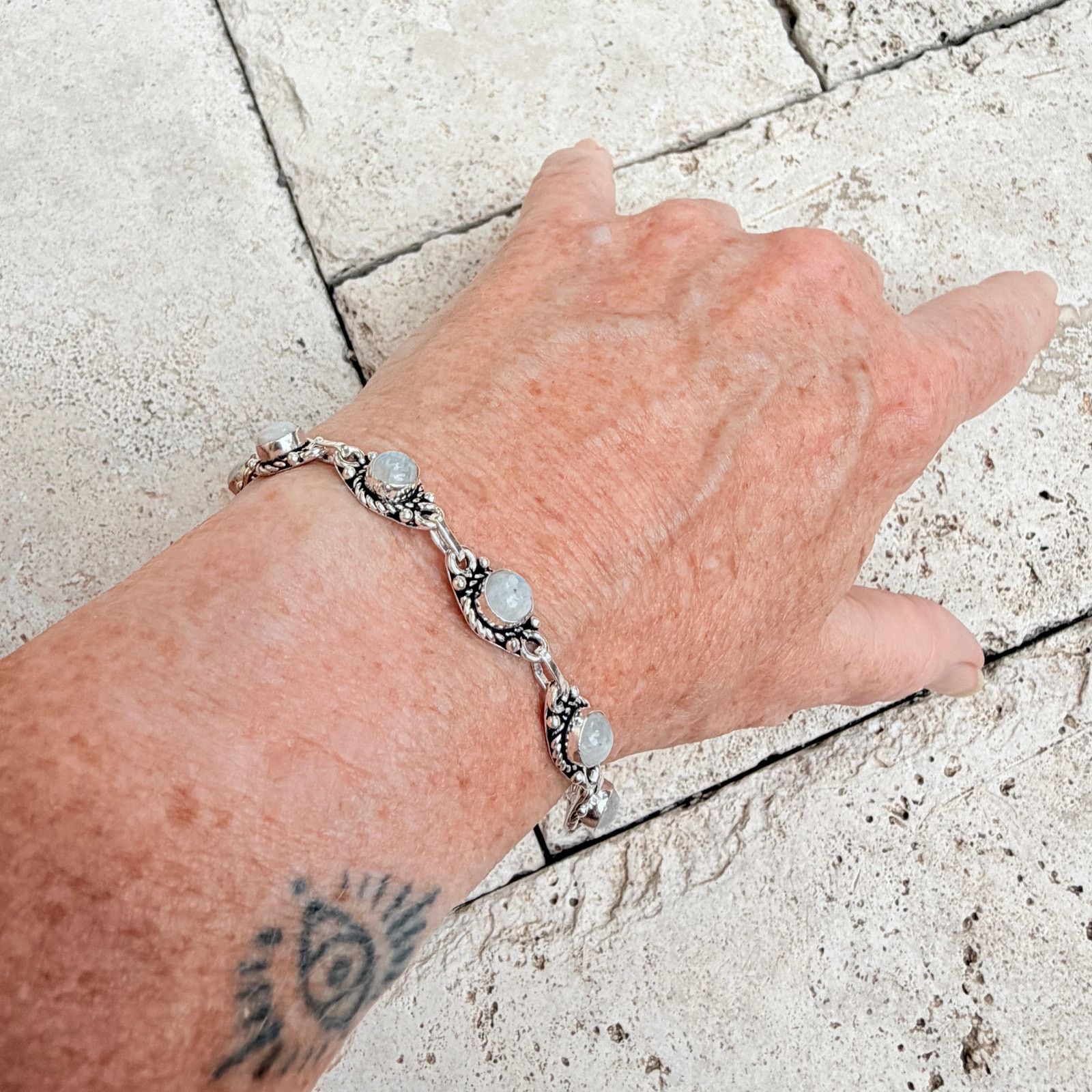 The Unbranded Brand Rainbow Moonstone Link Toggle Bracelet 925 Silver Overlay Size ONE SIZE - 3 Thumbnail
