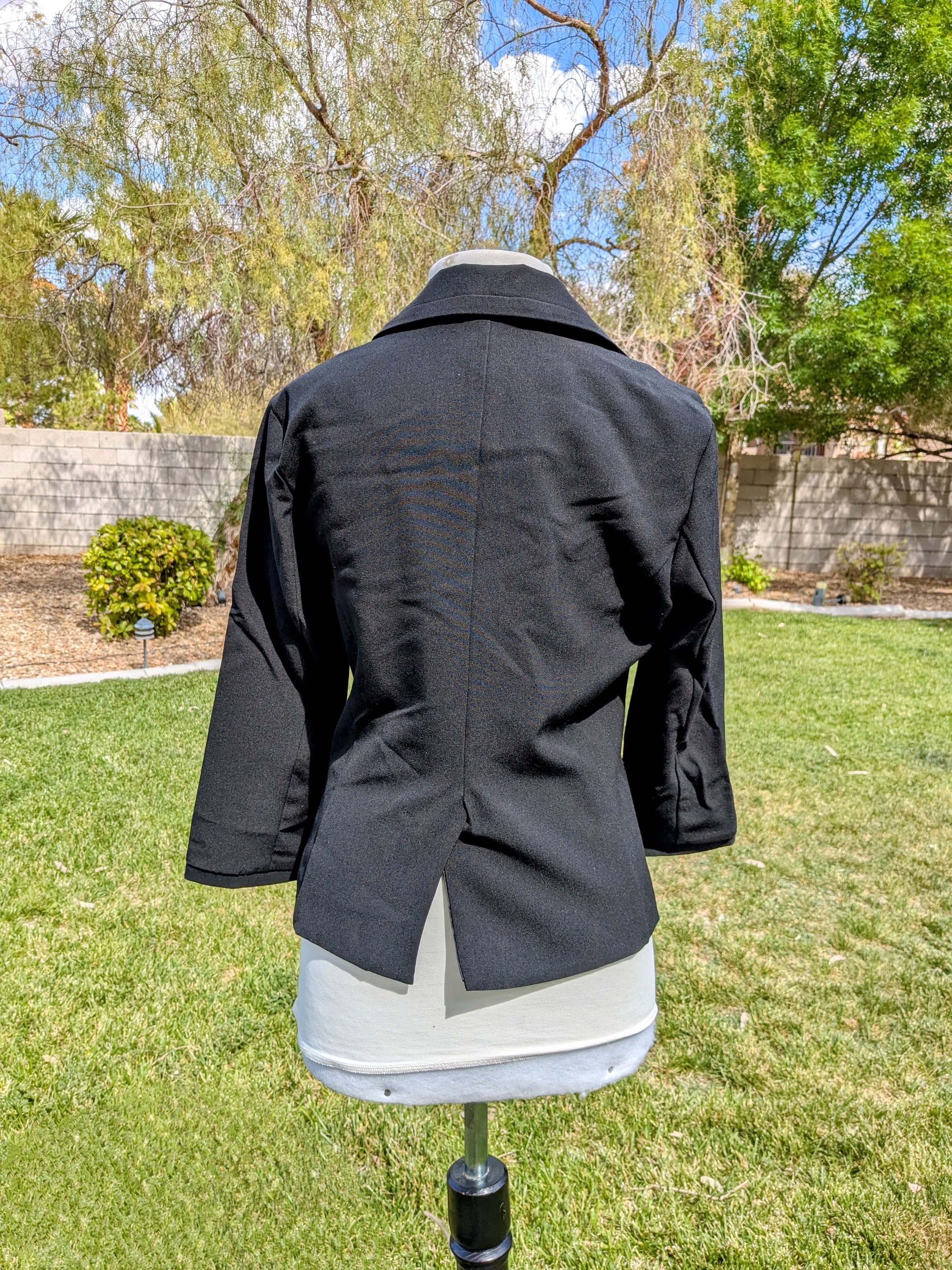 Designer Petite Midnight 2-Button Blazer Short Jacket Lapel Coat EUC Size M / US 6-8 / IT 42-44 - 4 Thumbnail