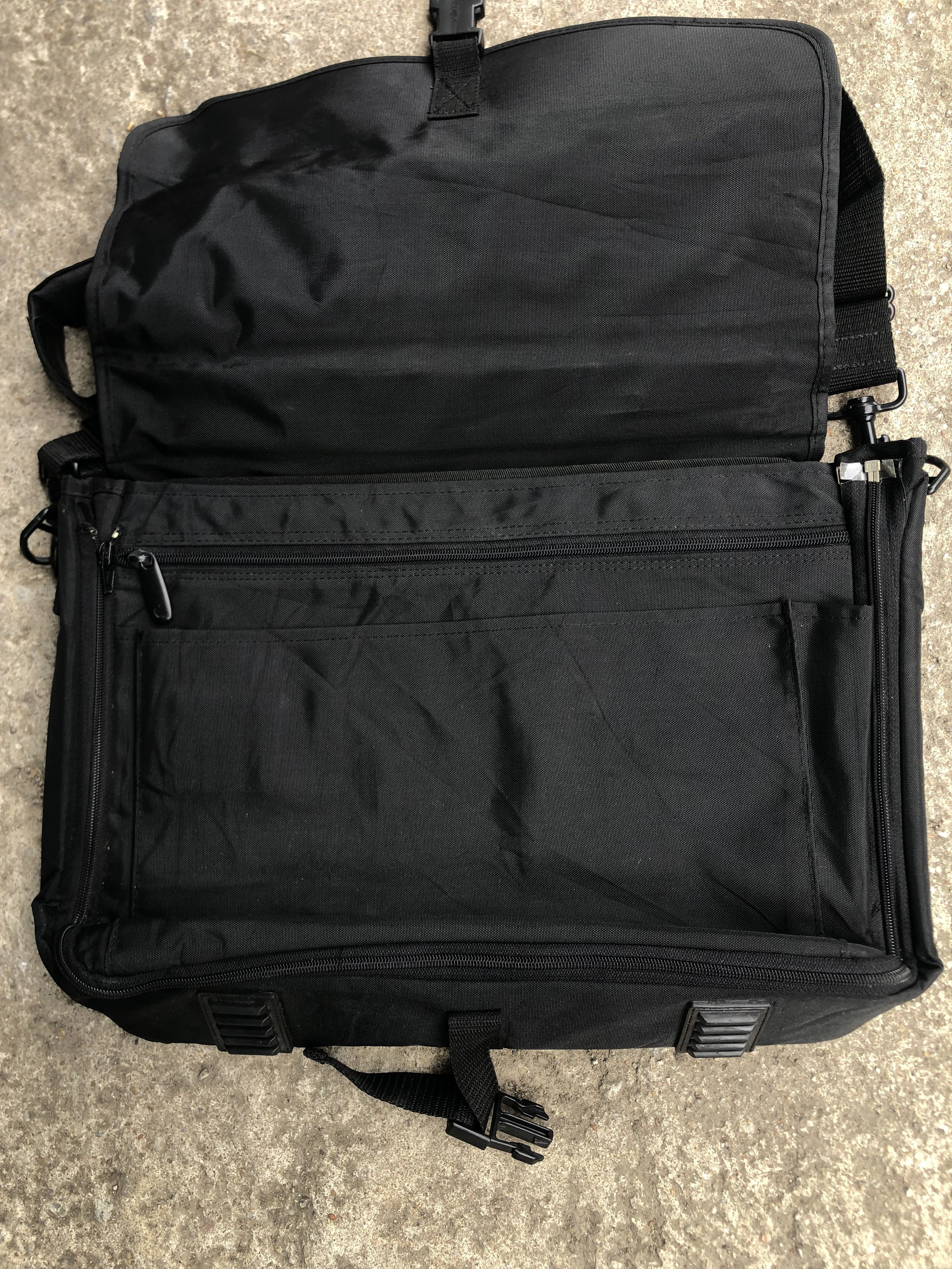 Apple Vtg Apple Style Messenger Laptop💻 Bag 💼 Size ONE SIZE - 6 Thumbnail