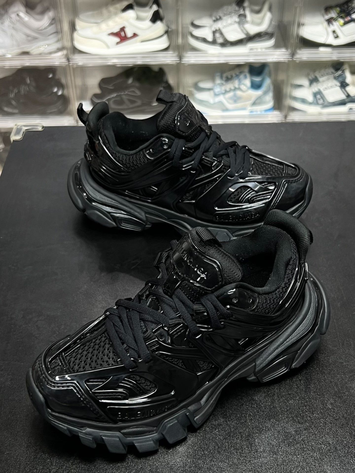 Balenciaga Balenciaga Patent Black Lowtop Sneakers us_5 Women Size US 5 / IT 35 - 1 Thumbnail