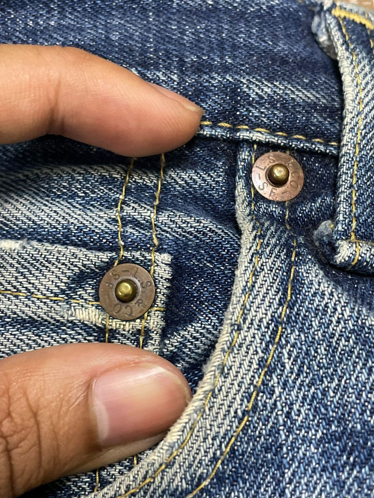 Levi's Vintage 80s Levi’s Big E Salvaged Distressed Cropped Jeans Size US 31 - 19 Thumbnail