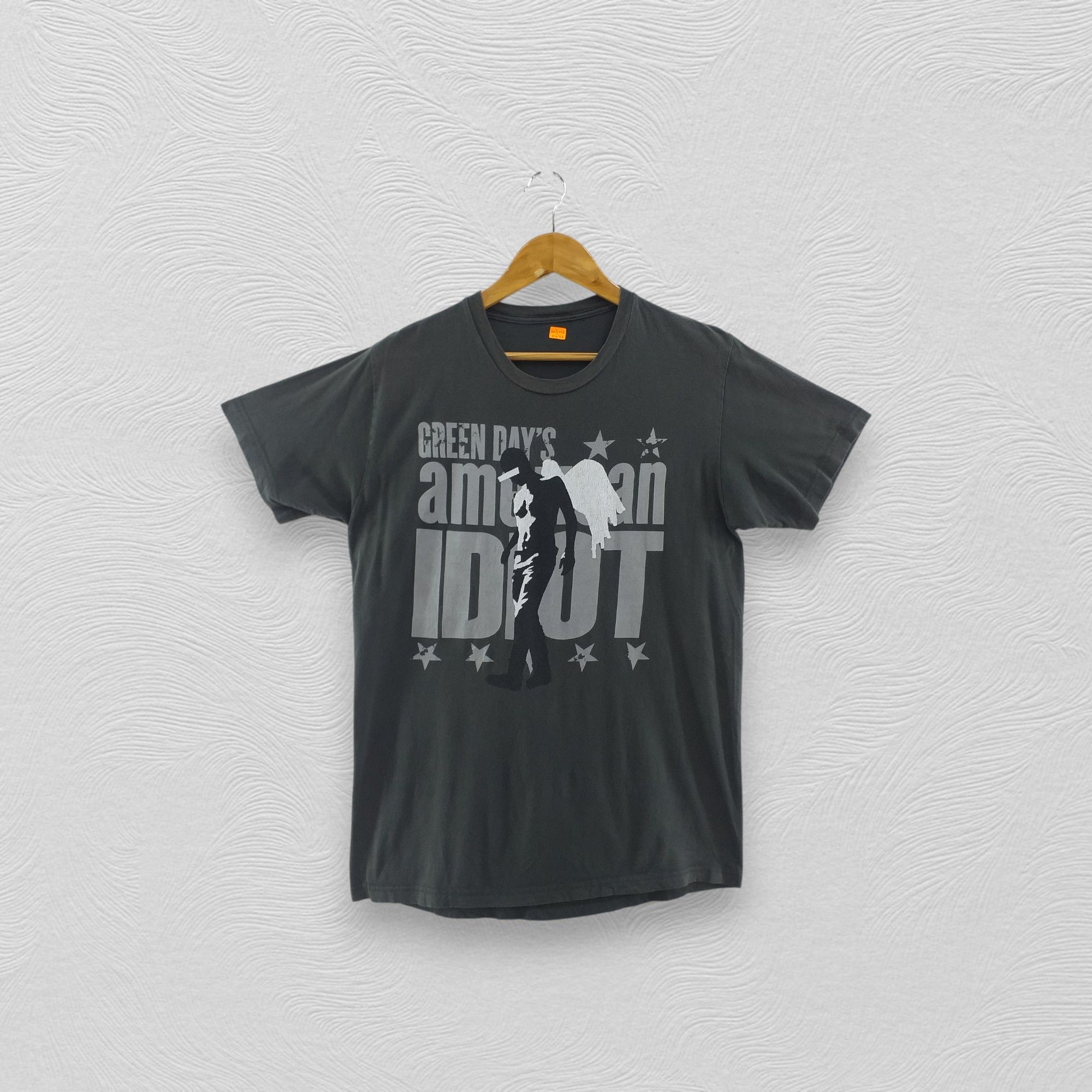Band Tees Vintage Green Day's American Idiot Band Medium Tee -F075 Size US M / EU 48-50 / 2 - 1 Thumbnail