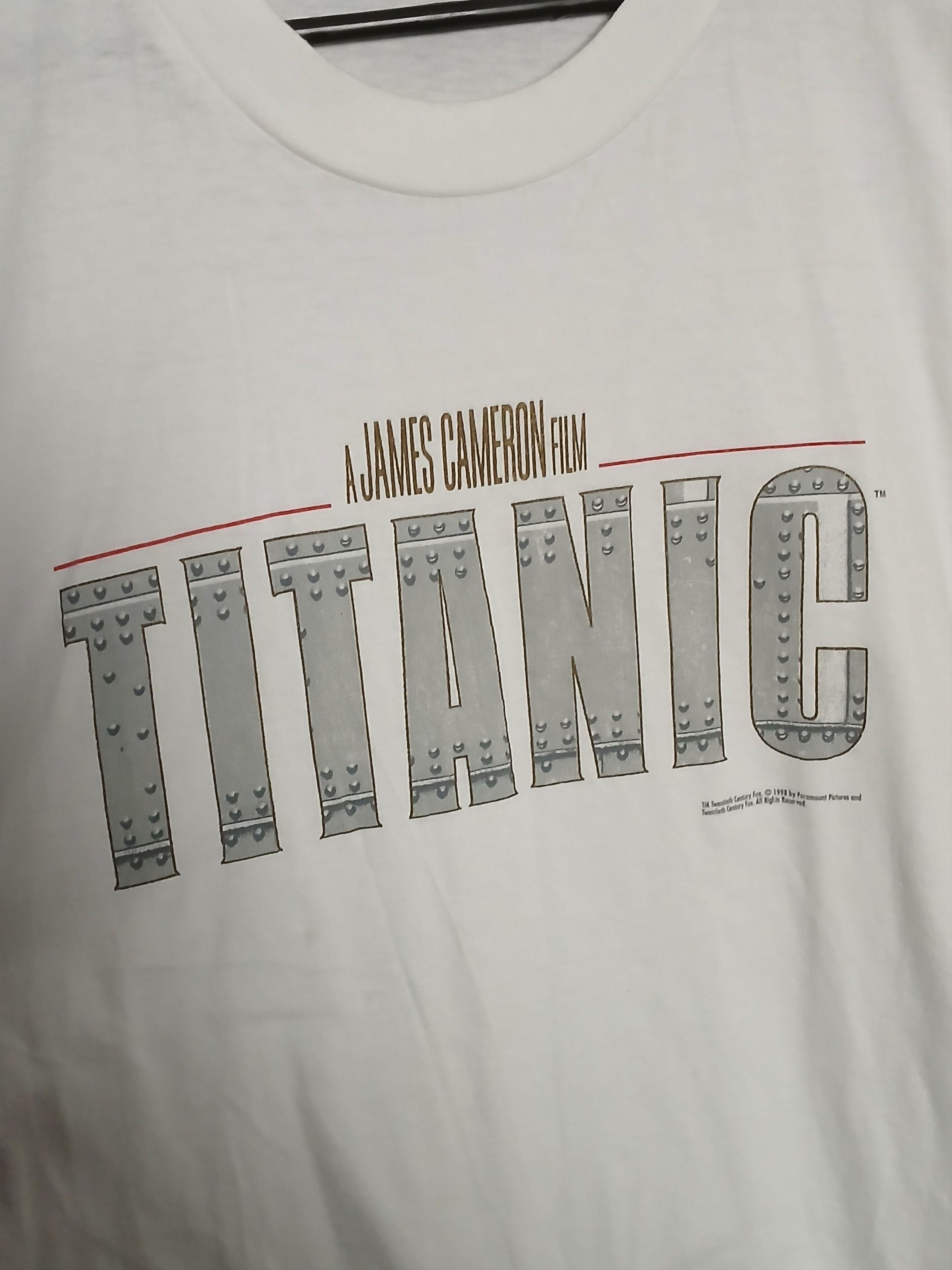 Vintage Vintage 1998 Titanic Leonardo DiCario T-Shirt Size US XL / EU 56 / 4 - 3 Thumbnail