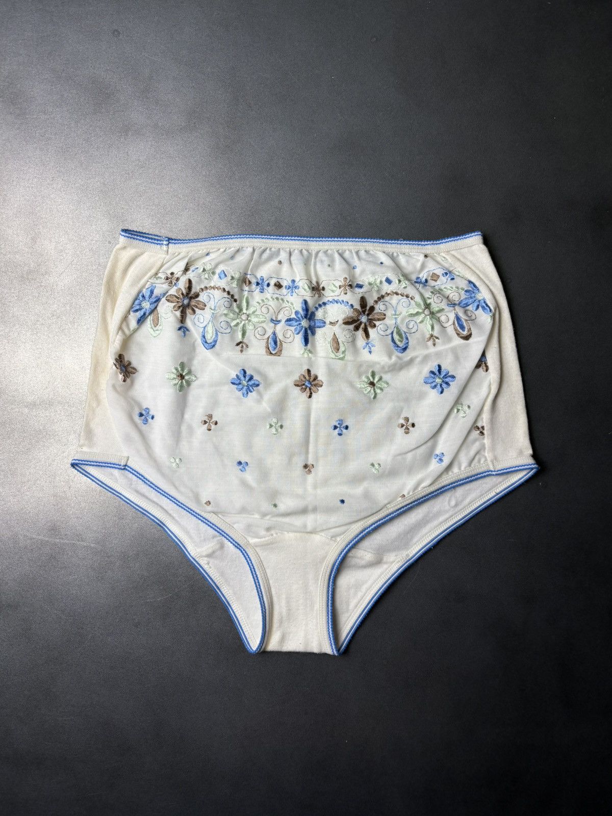 Marks & Spencer × Vintage 3 Pairs 1970s Underwear Vintage Embroidered Floral Panties Size ONE SIZE - 3 Thumbnail