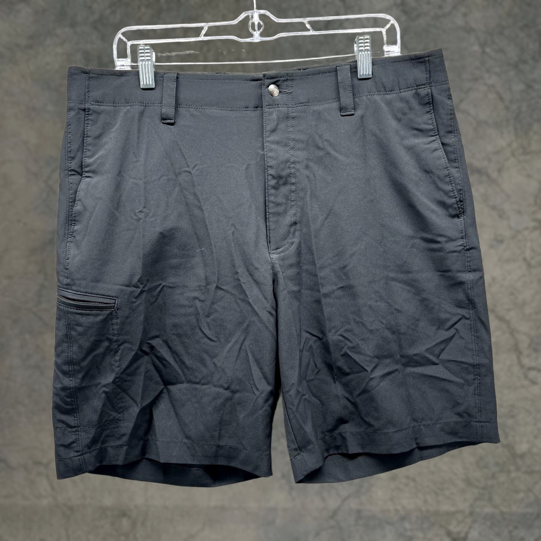 Callaway Callaway Shorts Mens 36 Black Chino Golf Performance Stretch Zip Pocket 9 Inch Size US 36 / EU 52 - 1 Thumbnail