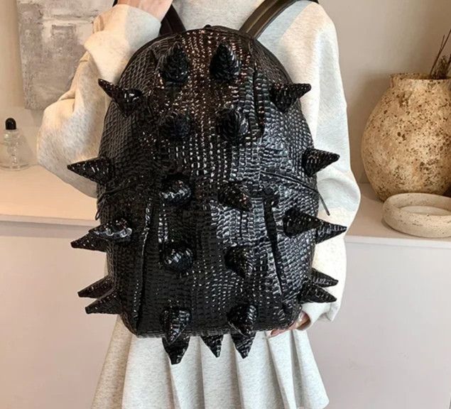 Japanese Brand Hedgehog stud spike backpack Size ONE SIZE - 3 Thumbnail