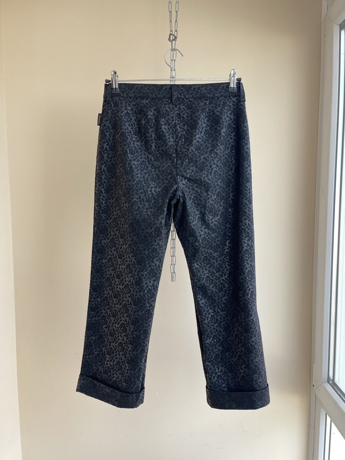 Versace Jeans Couture Versace Jeans Couture Floral Print Capri Pants Vintage 2000s Size 28" / US 6 / IT 42 - 2 Thumbnail
