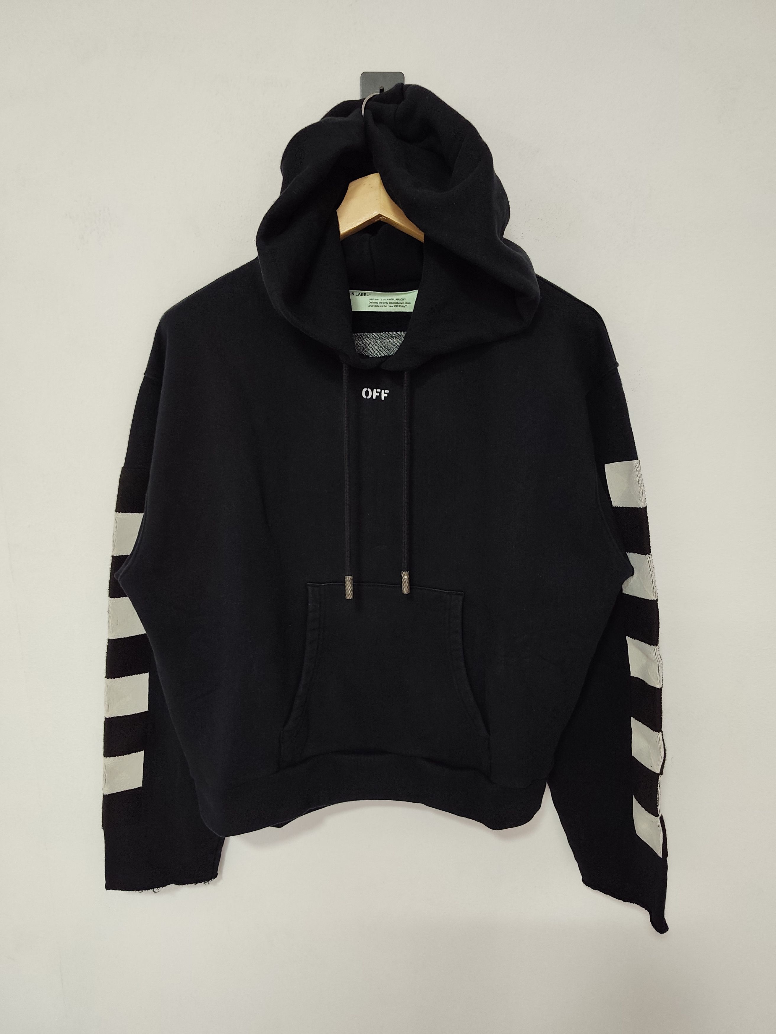 Off-White Off-White "Checked Arrow" Size US M / EU 48-50 / 2 - 1 Thumbnail