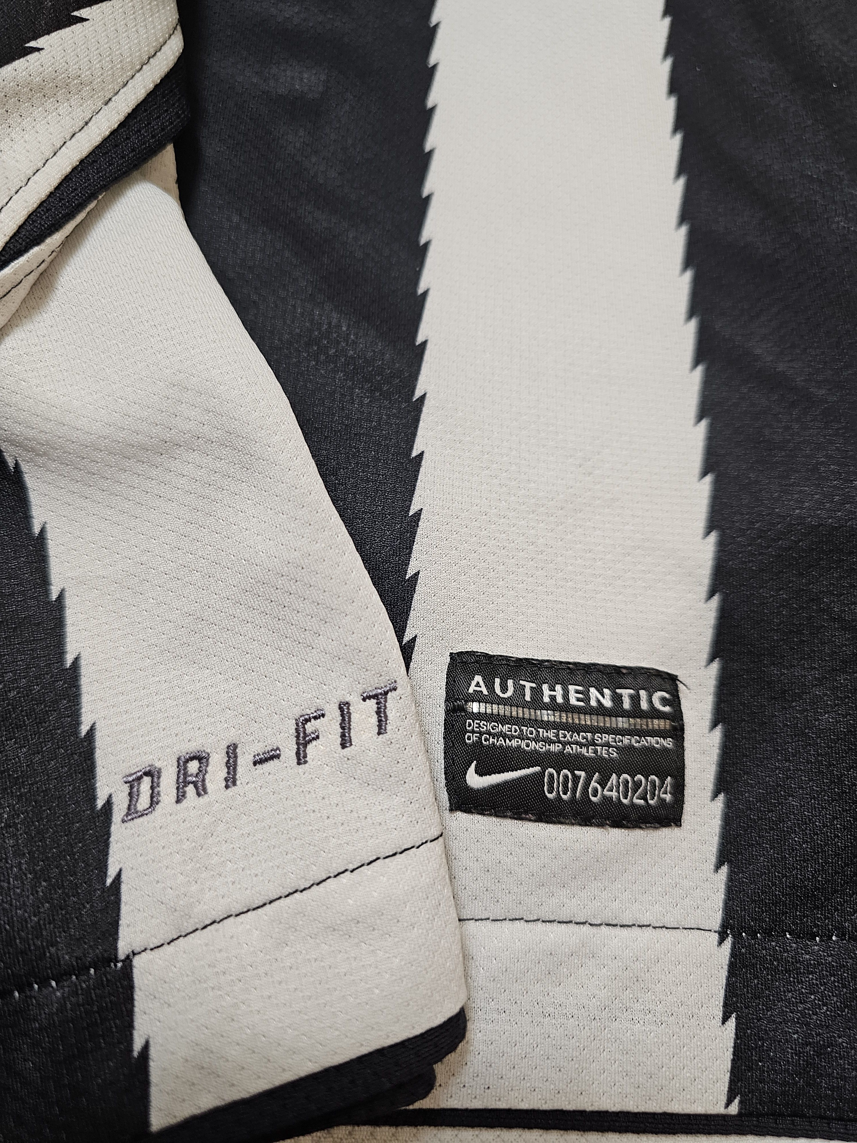 All Sport × Nike × Vintage JUVENTUS 2010 2011 HOME FOOTBALL SHIRT JUVE SOCCER JERSEY Size US L / EU 52-54 / 3 - 8 Thumbnail