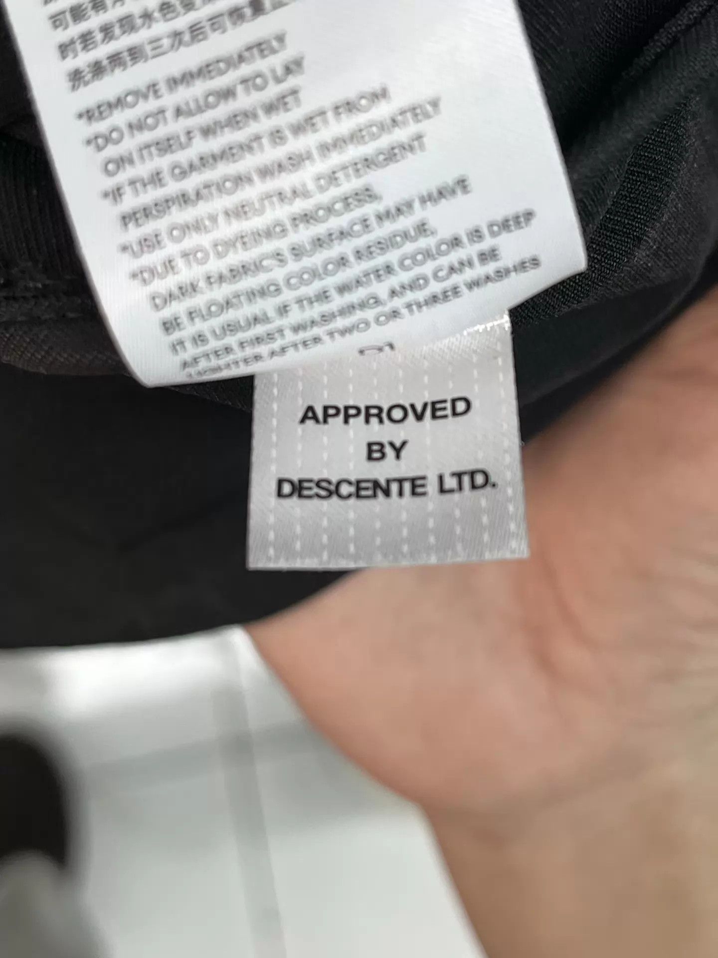 Descente DESCENTE Training Woven Jacket S Like New dbw051417 Size S / US 4 / IT 40 - 8 Thumbnail
