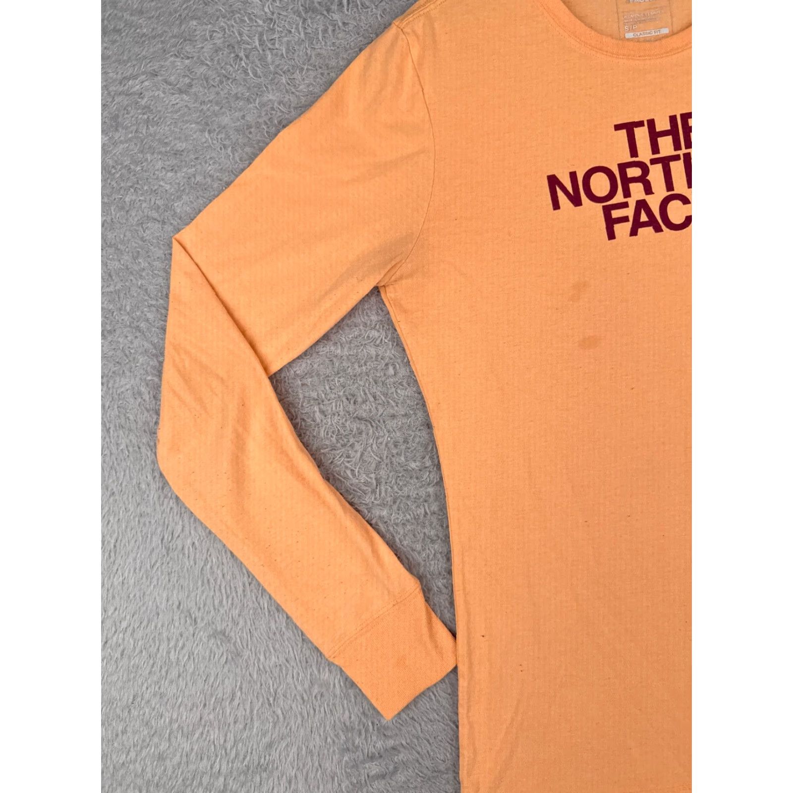 The North Face The North Face Shirt Women Small Petite Orange Long Sleeve Crew Poly Blend Size S / US 4 / IT 40 - 3 Thumbnail