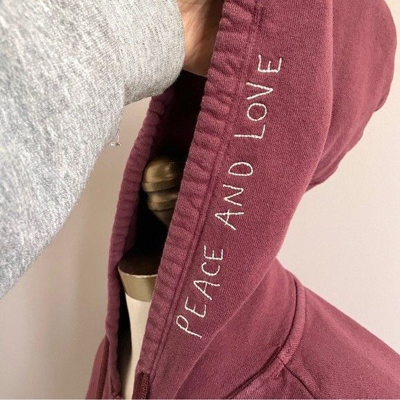 Sundry Sundry Red Peace And Love Cropped Hoodie - M/L 🇺🇸 Size L / US 10 / IT 46 - 4 Thumbnail
