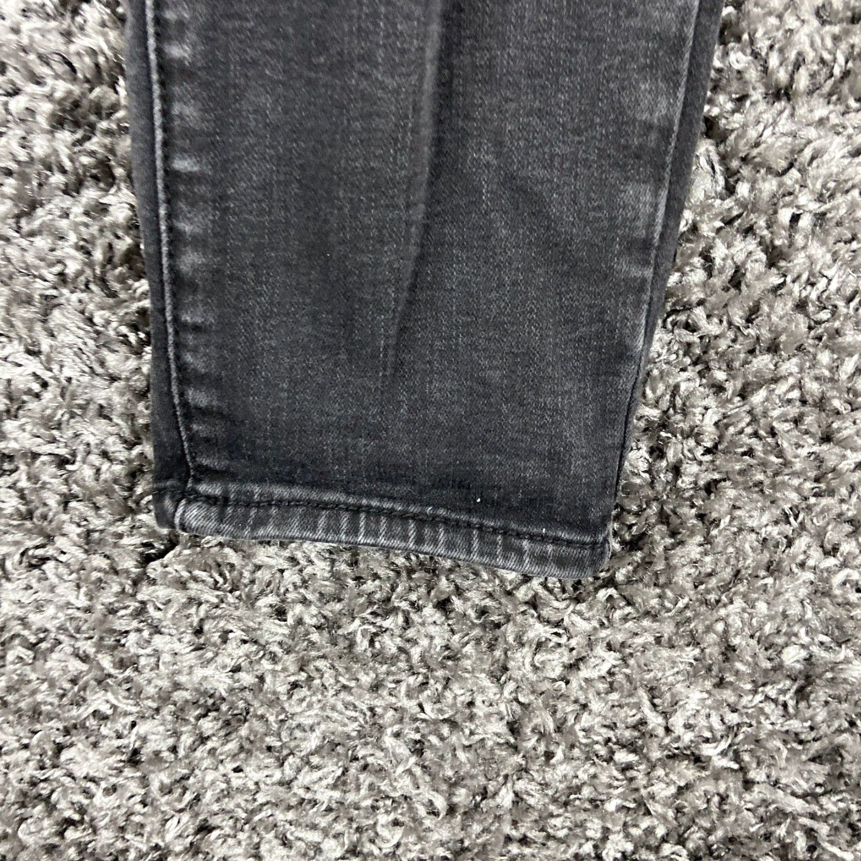 American Eagle Outfitters American Eagle Outfitters Jeans Adult 10 Black Distressed Skinny Womens Size 32" / US 10 / IT 46 - 2 Thumbnail