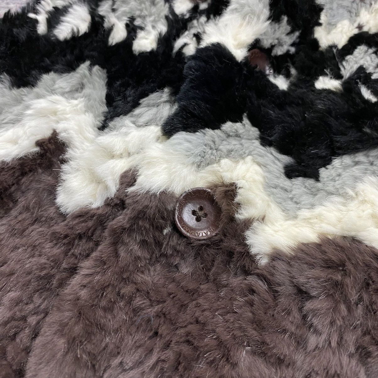 Isamu Katayama Backlash Isamu katayama backlash rabbit fur vest Size US M / EU 48-50 / 2 - 6 Thumbnail