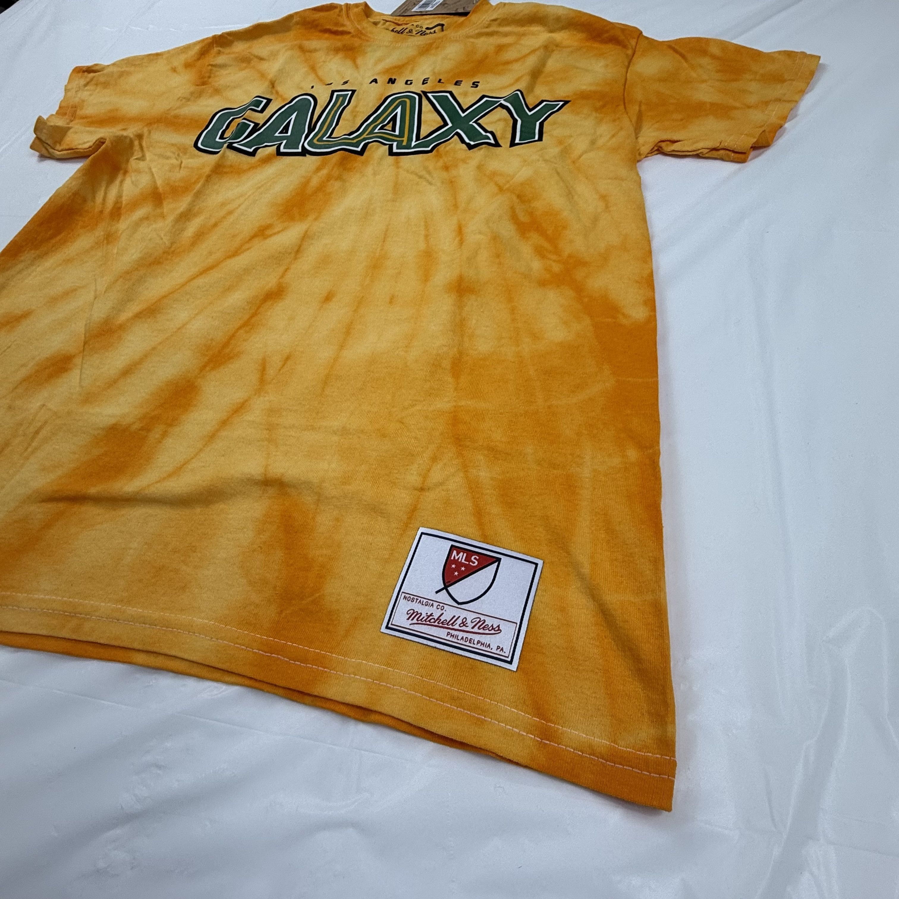 Mitchell & Ness Mitchell & Ness LA Galaxy MLS Tie Dye T-Shirt Large NWT Size US L / EU 52-54 / 3 - 3 Thumbnail