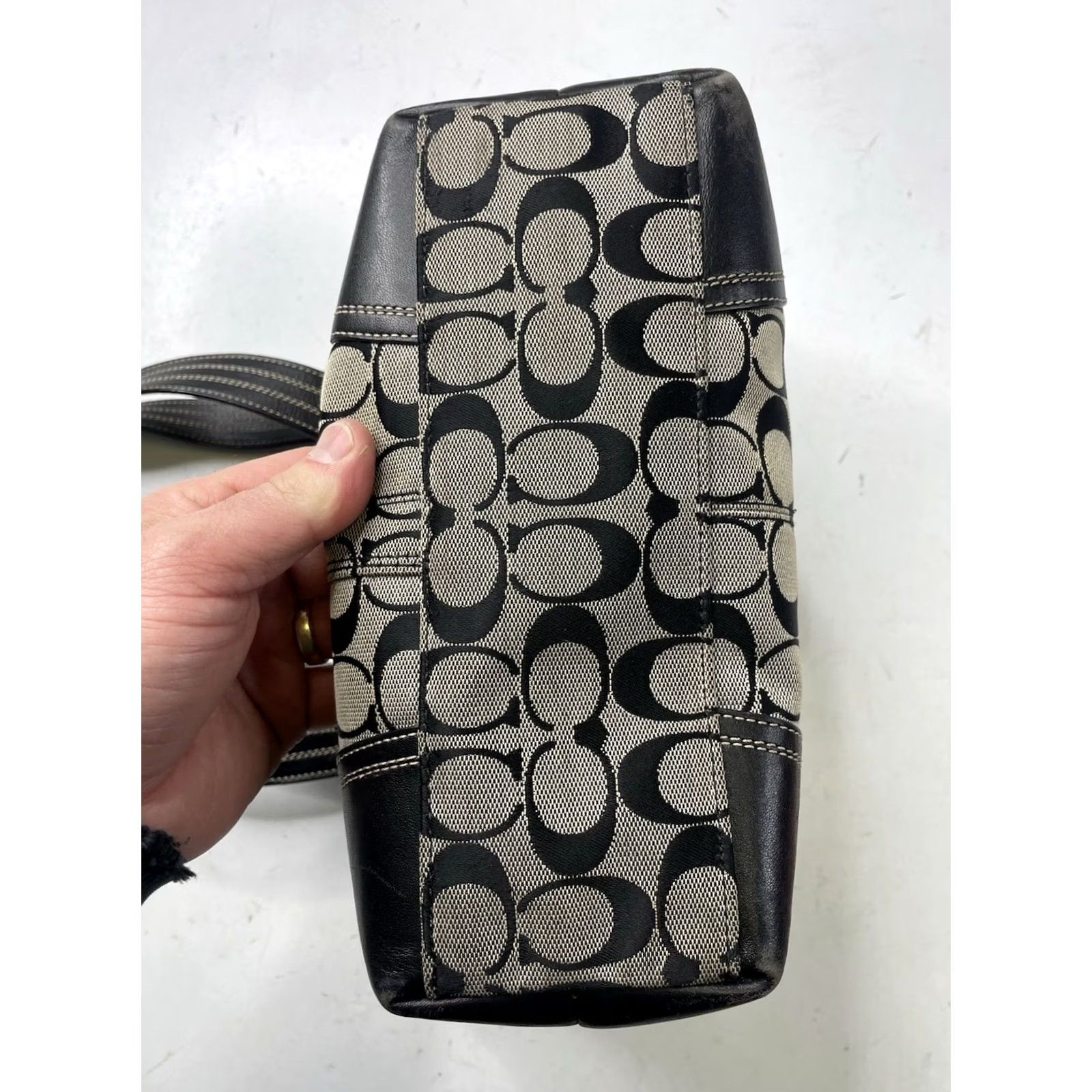 Coach VINTAGE Coach Hampton Signature Tote Black Grey Logo Handbag Canvas Leather Preppy Y2K Tote Women Medium Black 90s Preppy Signature Logo Size ONE SIZE - 5 Thumbnail