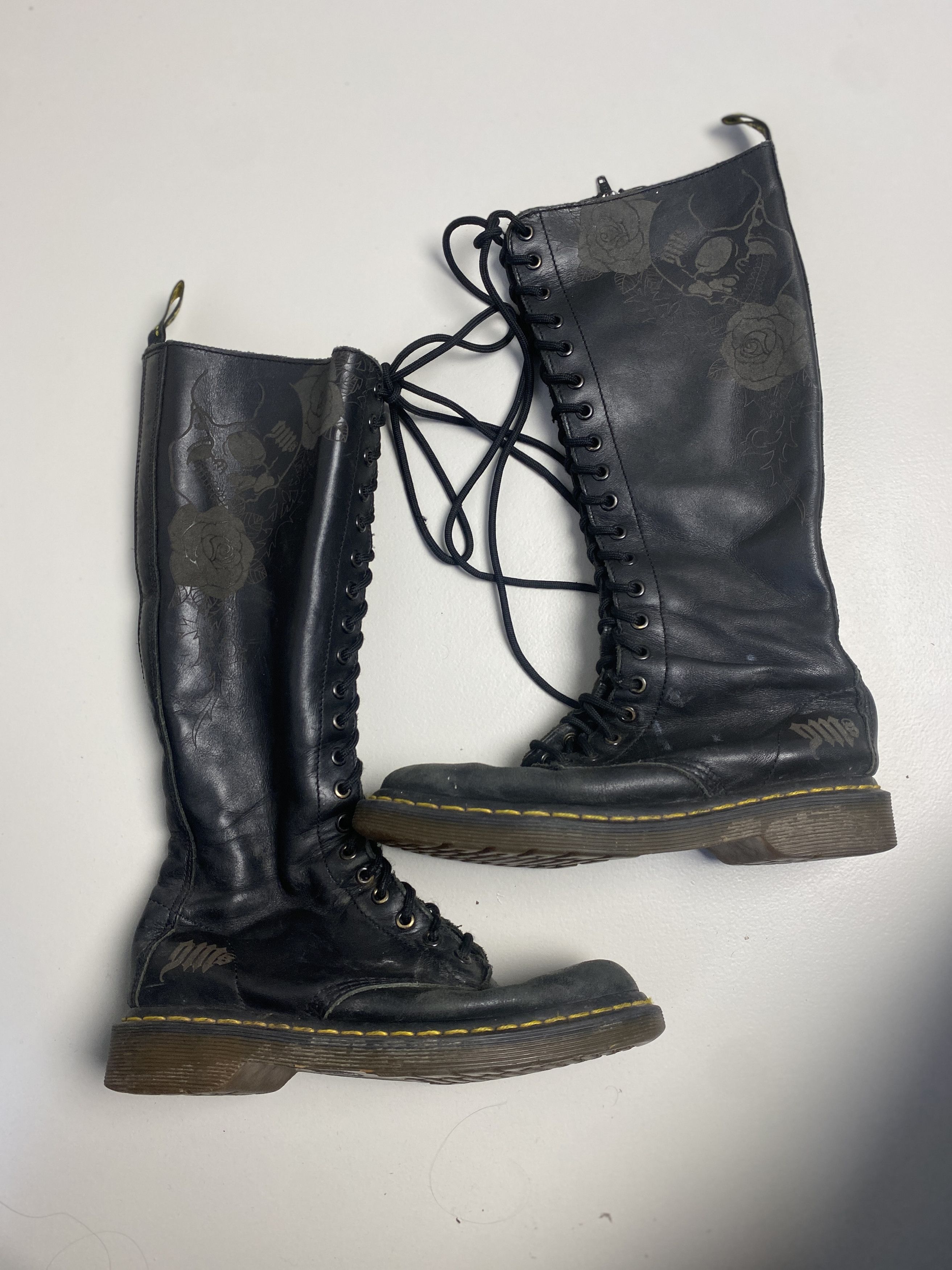 Dr. Martens Dr Martens 11550 Eyelett Skulls Knee High Lace boots Size US 7 / IT 37 - 1 Thumbnail