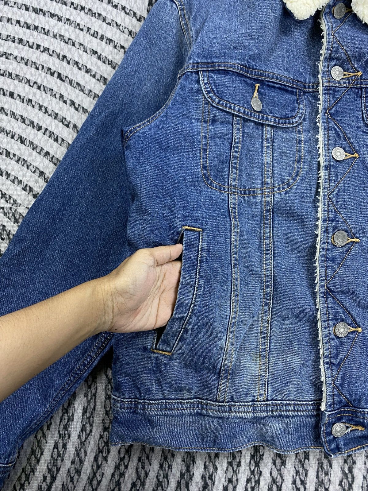GU GU Japan Blue Wash Denim Sherpa Trucker Jacket Size US M / EU 48-50 / 2 - 7 Thumbnail