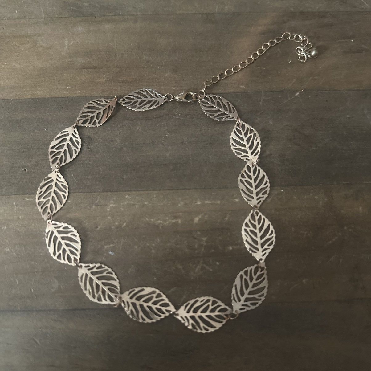 Other Gold tone filigree leaf choker necklace Size ONE SIZE - 3 Thumbnail