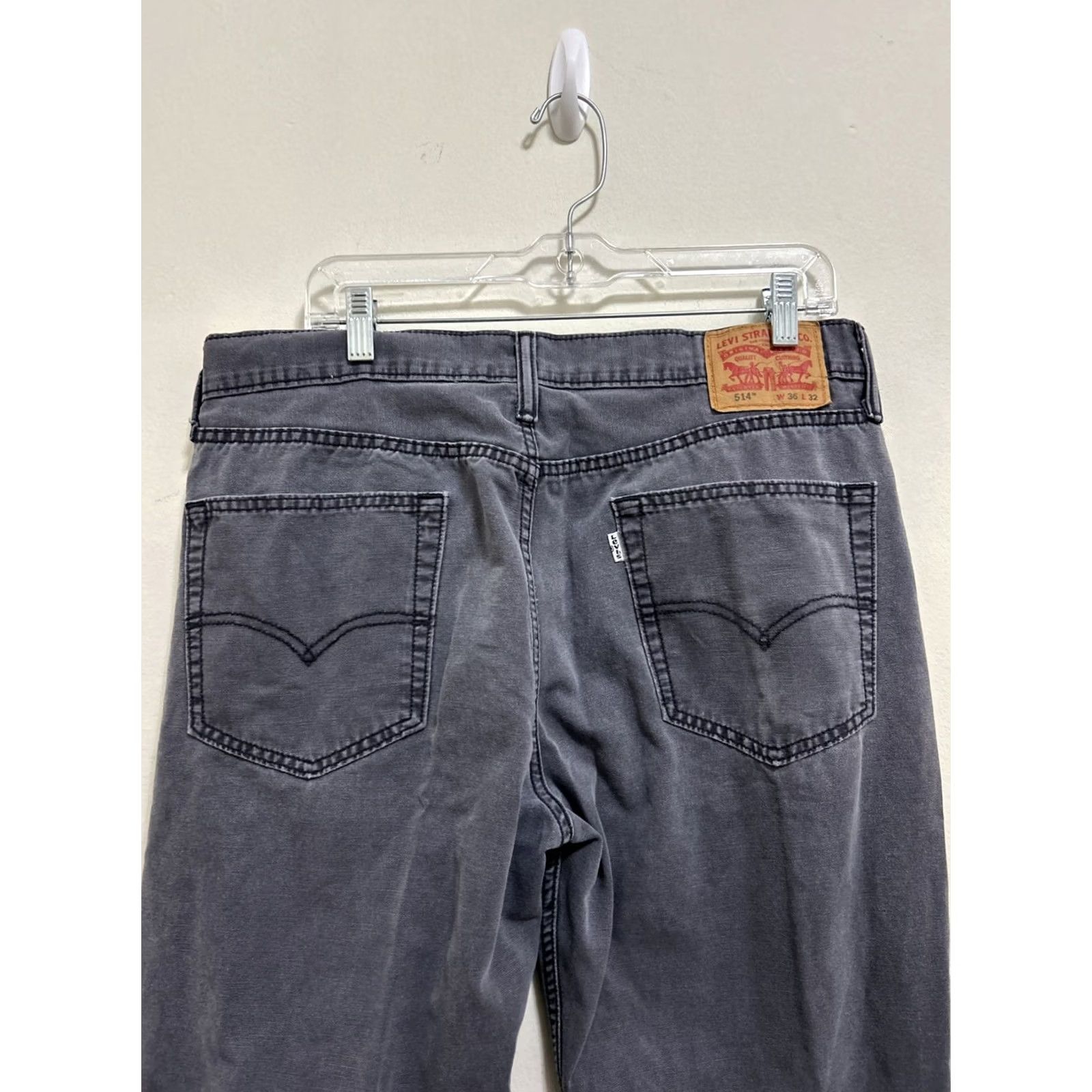 Levi's Levi's Jeans 514 Mens 36x32 Gray Denim 5-Pocket Straight Fit Regular Waist Inseam 32 Theme Outdoor Vintage No Black Label? Size US 36 / EU 52 - 6 Thumbnail