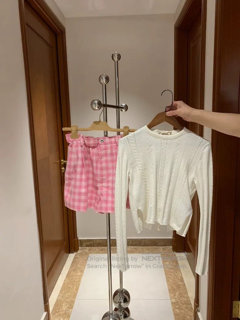 Miu Miu Miu Miu 36 short pants Size 24" / US 00 / IT 34 - 2 Thumbnail