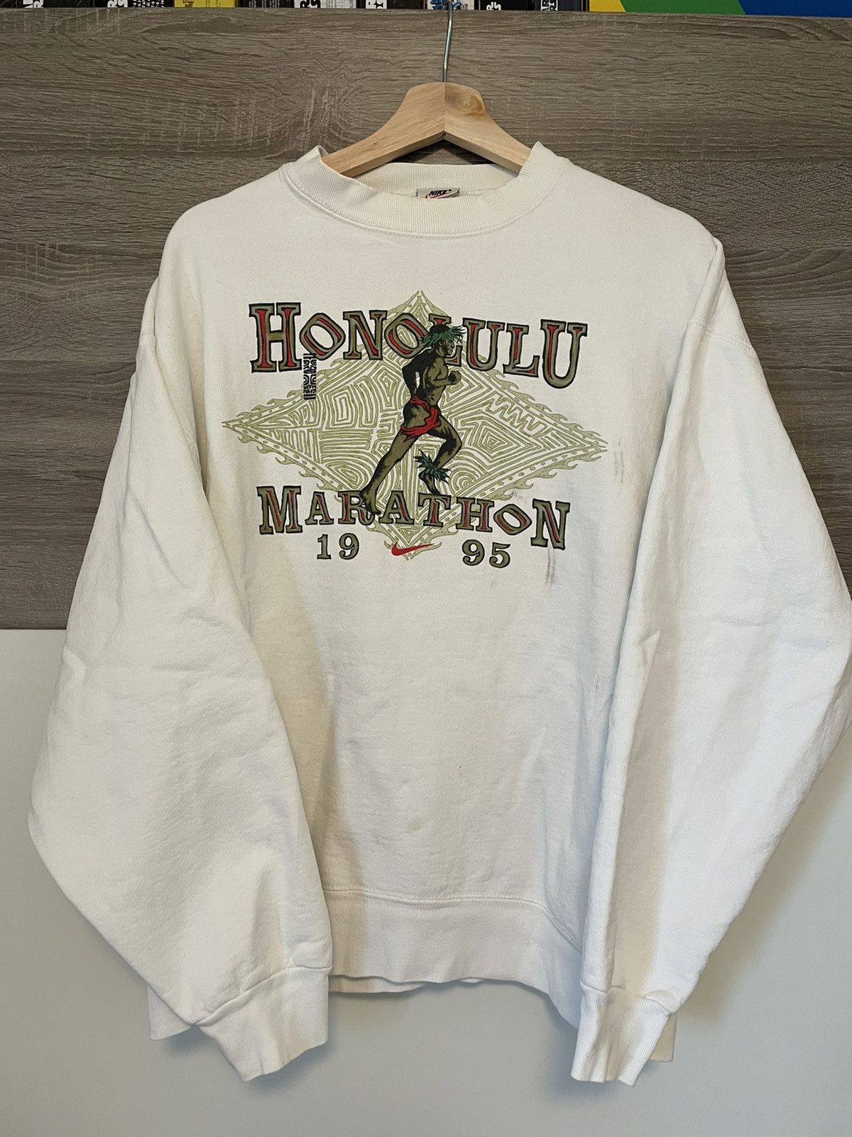 Nike × Vintage Nike Honolulu Marathon Sweater Size US L / EU 52-54 / 3 - 4 Thumbnail