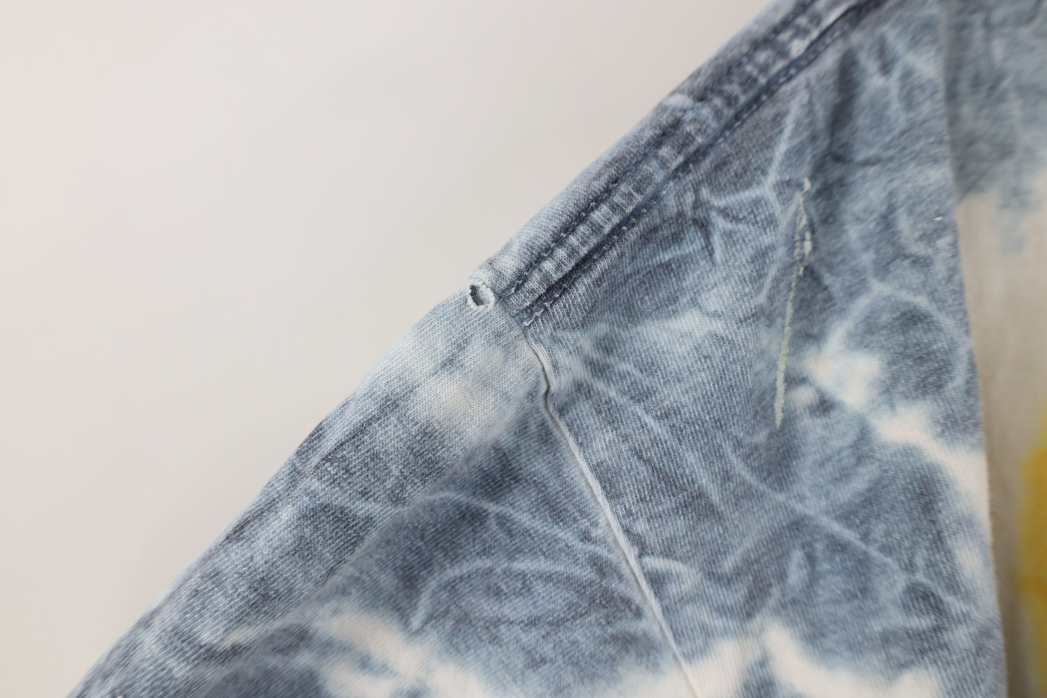 Vintage Vintage 90s Tie Dye University of Michigan Block M T-Shirt Size US L / EU 52-54 / 3 - 8 Thumbnail